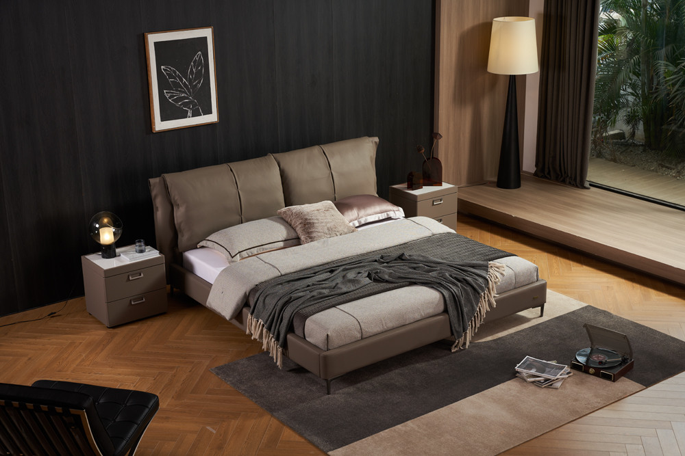 Grace Leather/Faux Leather Platform Bedroom Set