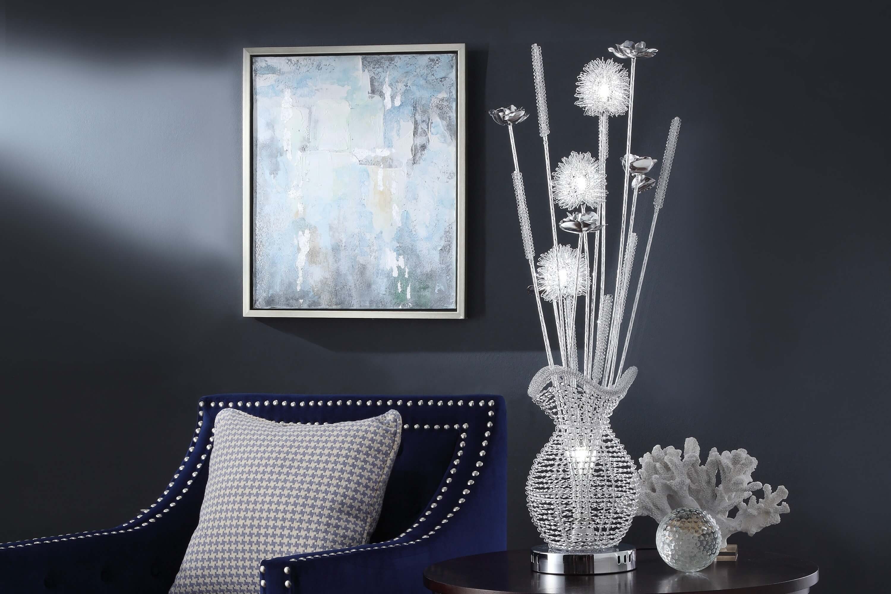 Bellflower Metal Table Lamp