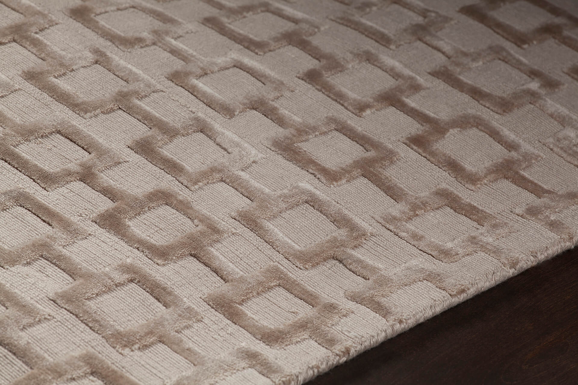 Hallie Viscose Rectangular Hand-woven Rug, 7'9" x 10'6"