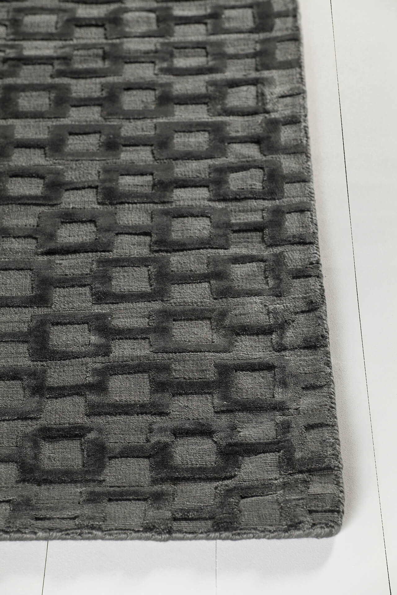 Hallie Viscose Rectangular Hand-woven Rug, 5' x 7'6"