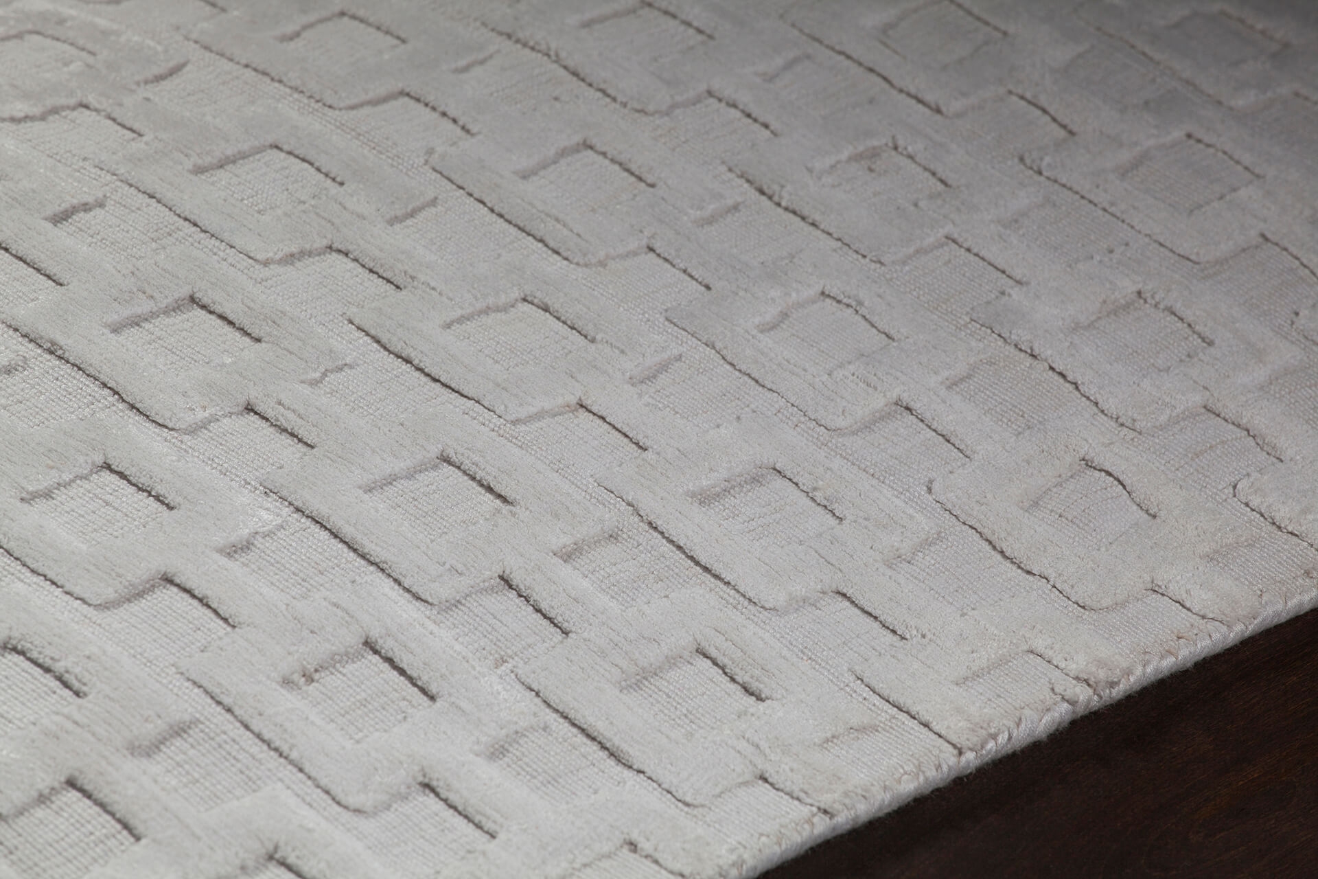 Hallie Viscose Rectangular Hand-woven Rug, 5' x 7'6"