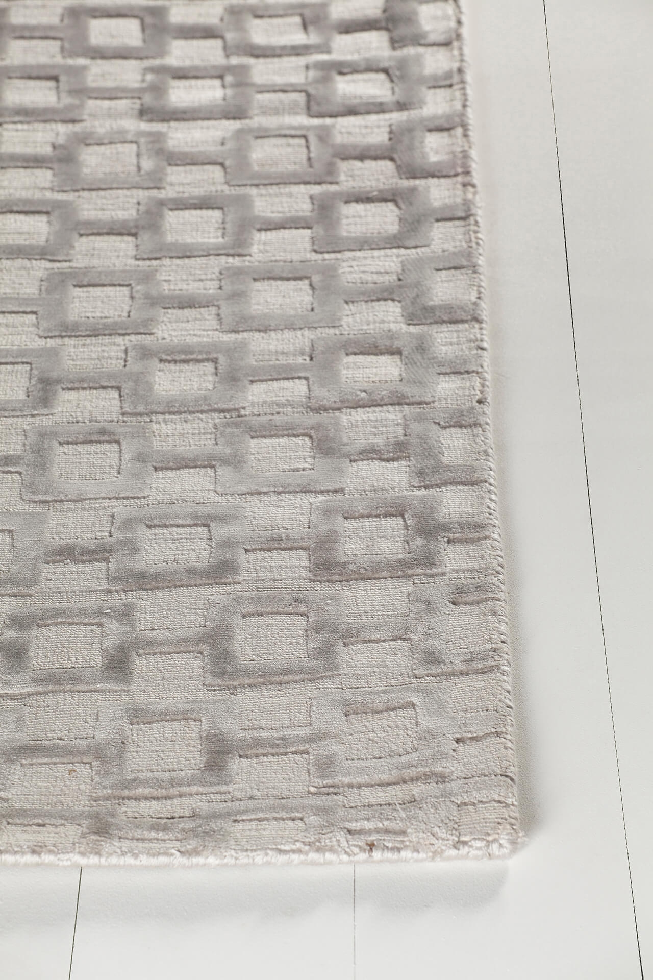 Hallie Viscose Rectangular Hand-woven Rug, 5' x 7'6"