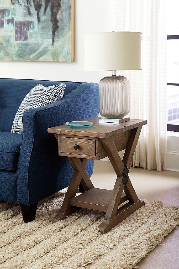 Farmhouse Chairside Table with Display Shelf