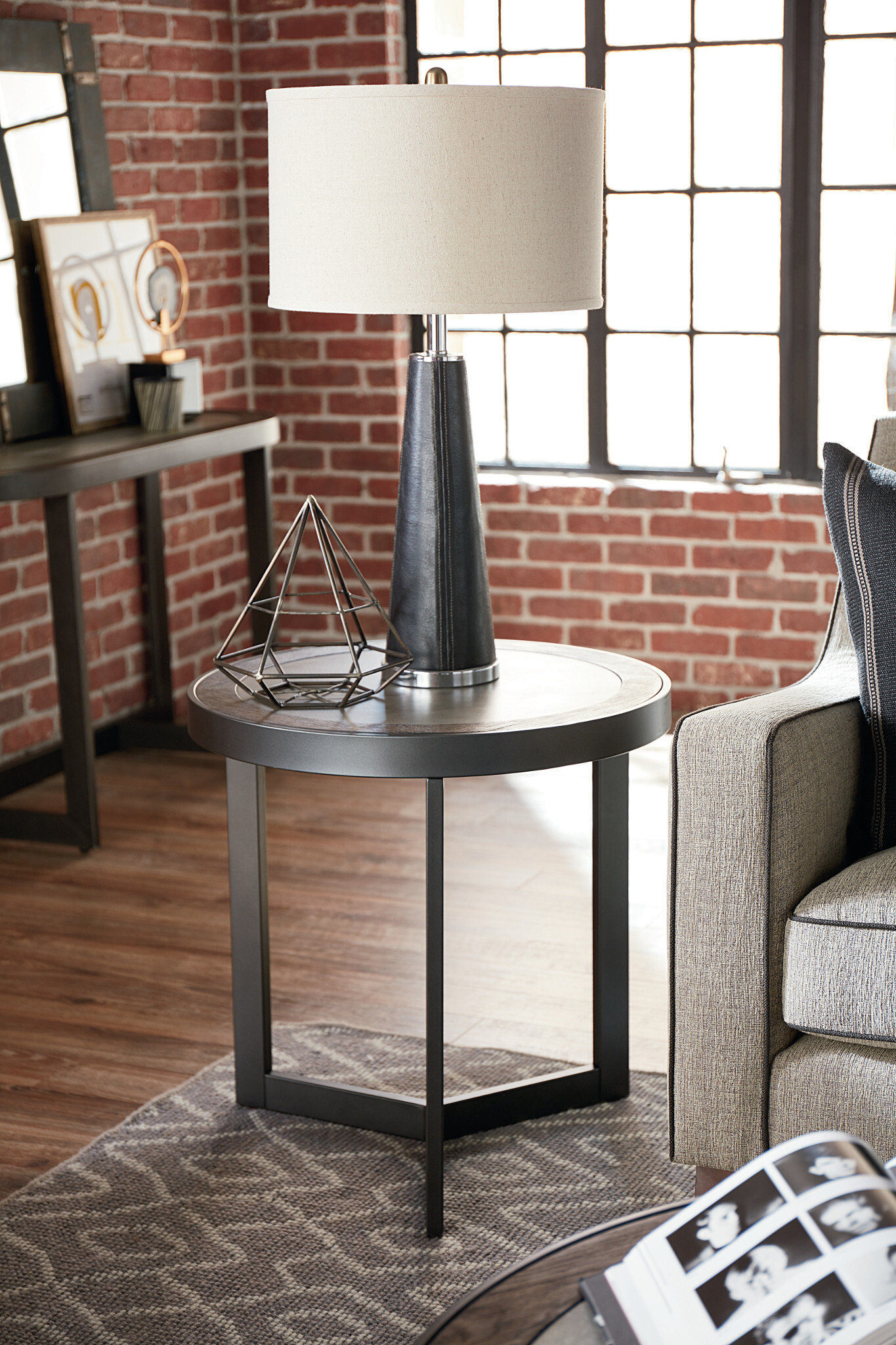 Hammary Graystone Chairside Table
