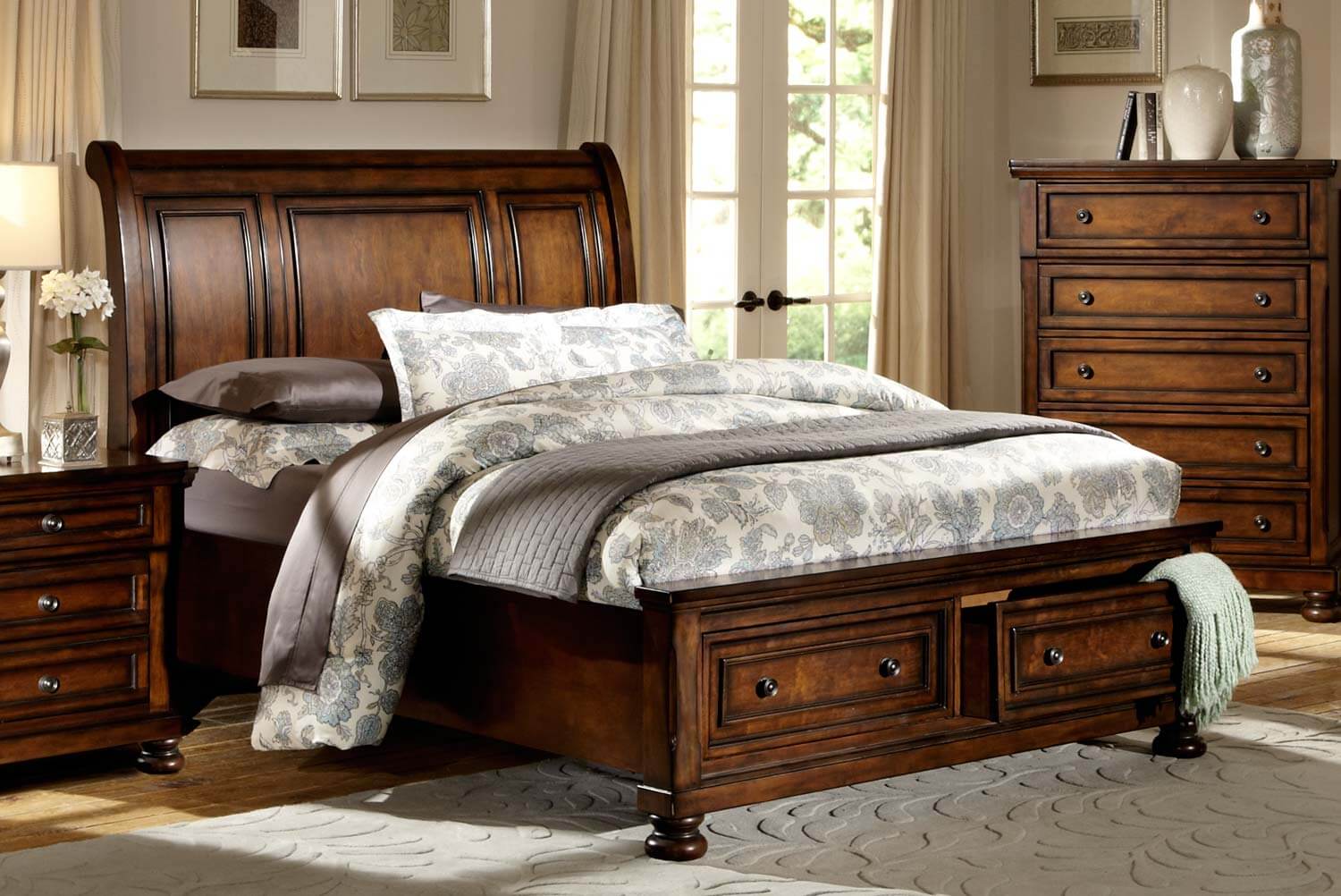 Cumberland Queen Size Bed by Homelegance