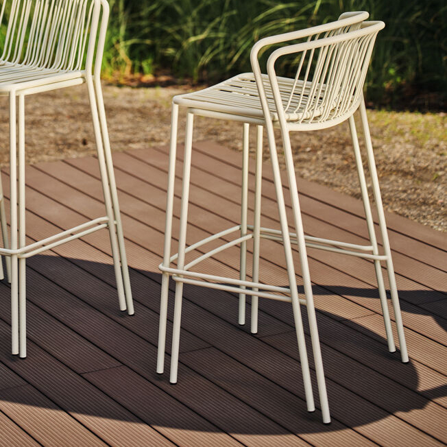 Bris Bar Stool w/Armrest