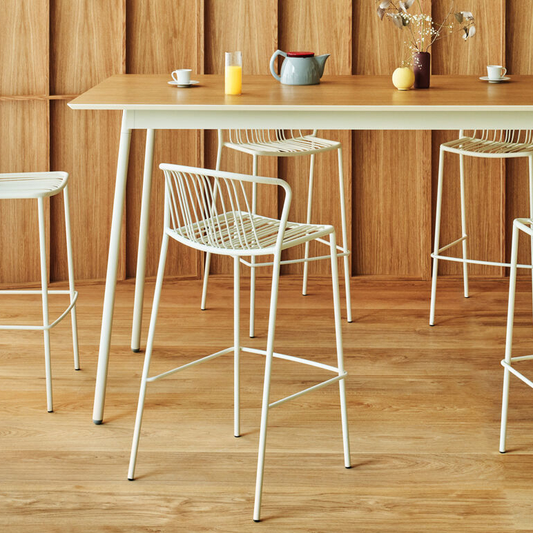 Bris Bar Stool w/Armrest