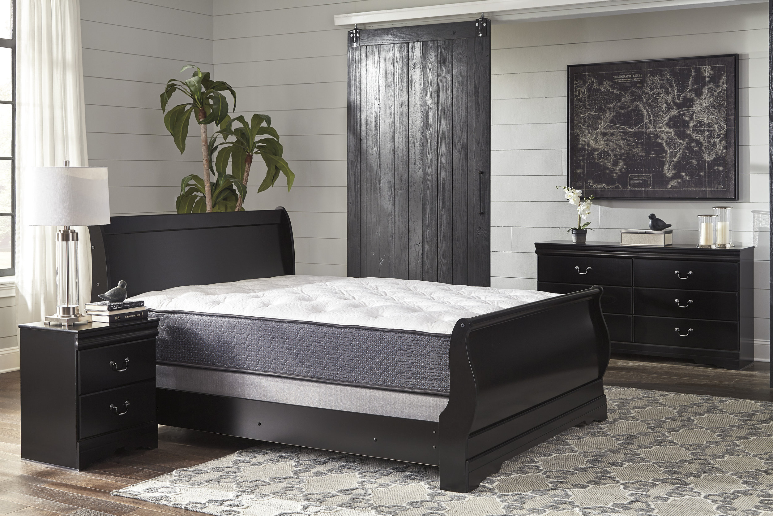 Huey Vineyard Wood Sleigh Bedroom Set