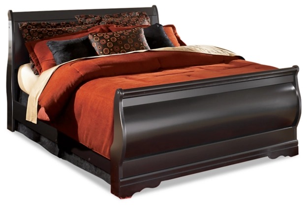 Huey Vineyard Wood Sleigh Bedroom Set