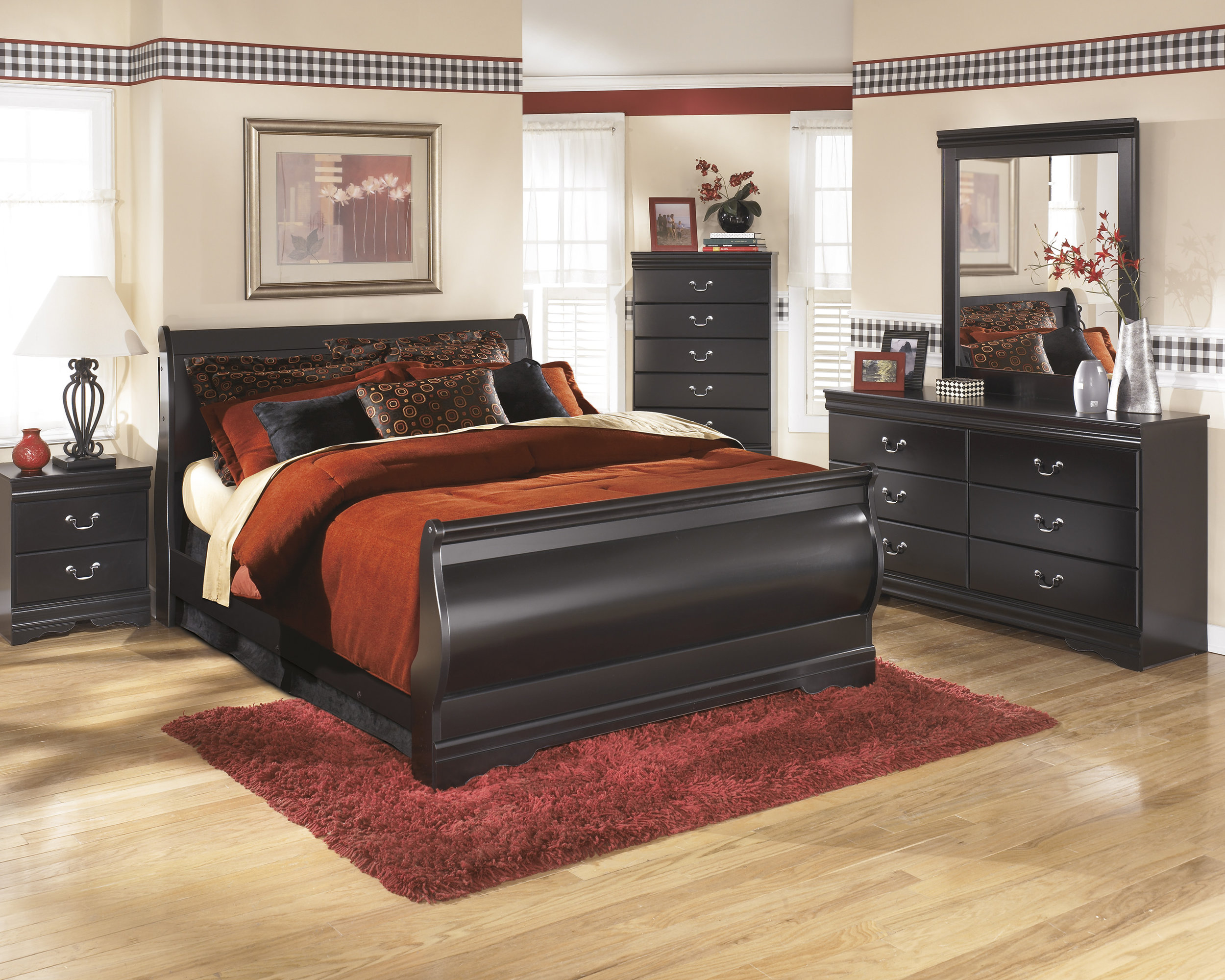 Huey Vineyard Wood Sleigh Bedroom Set