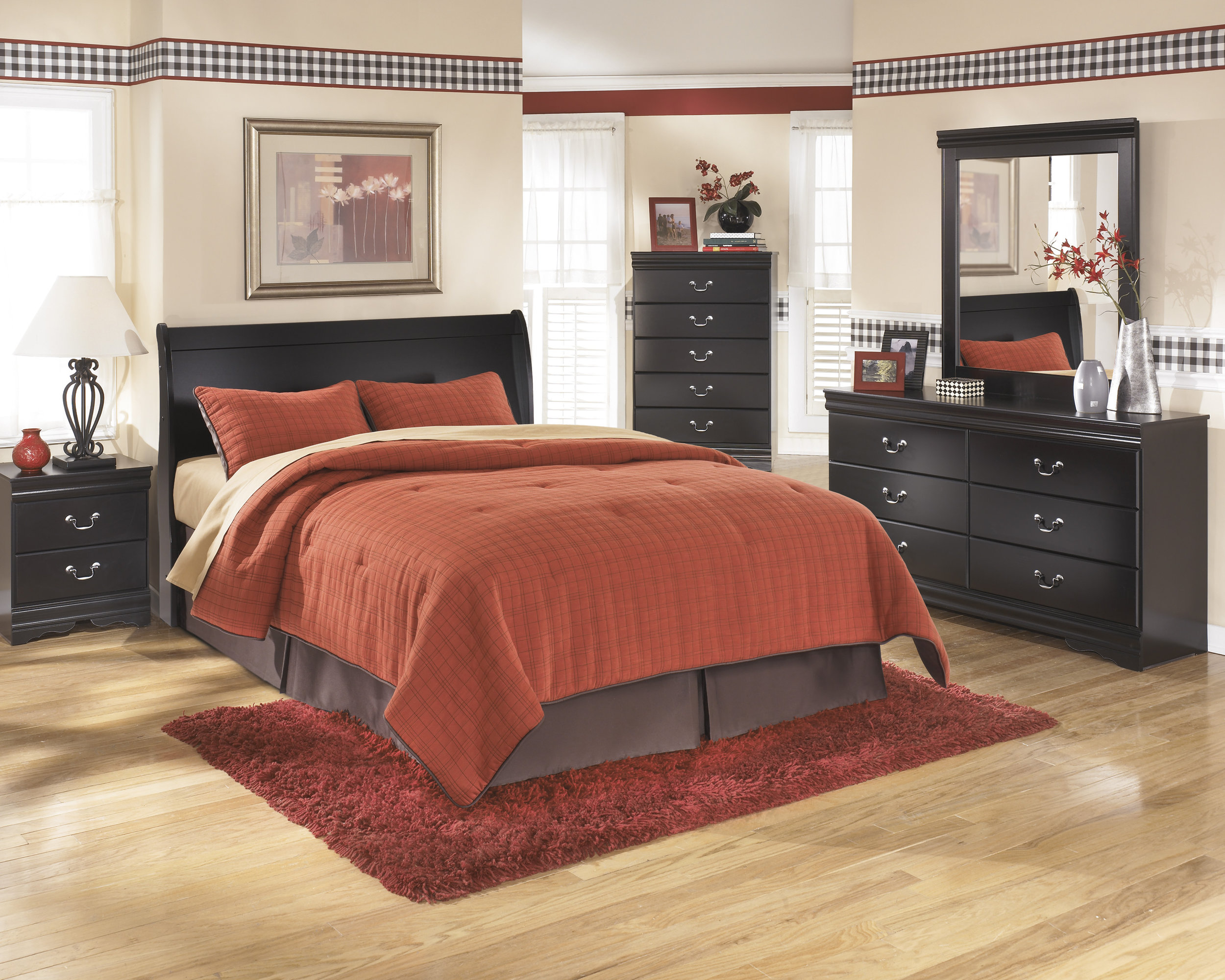 Huey Vineyard Wood Sleigh Bedroom Set