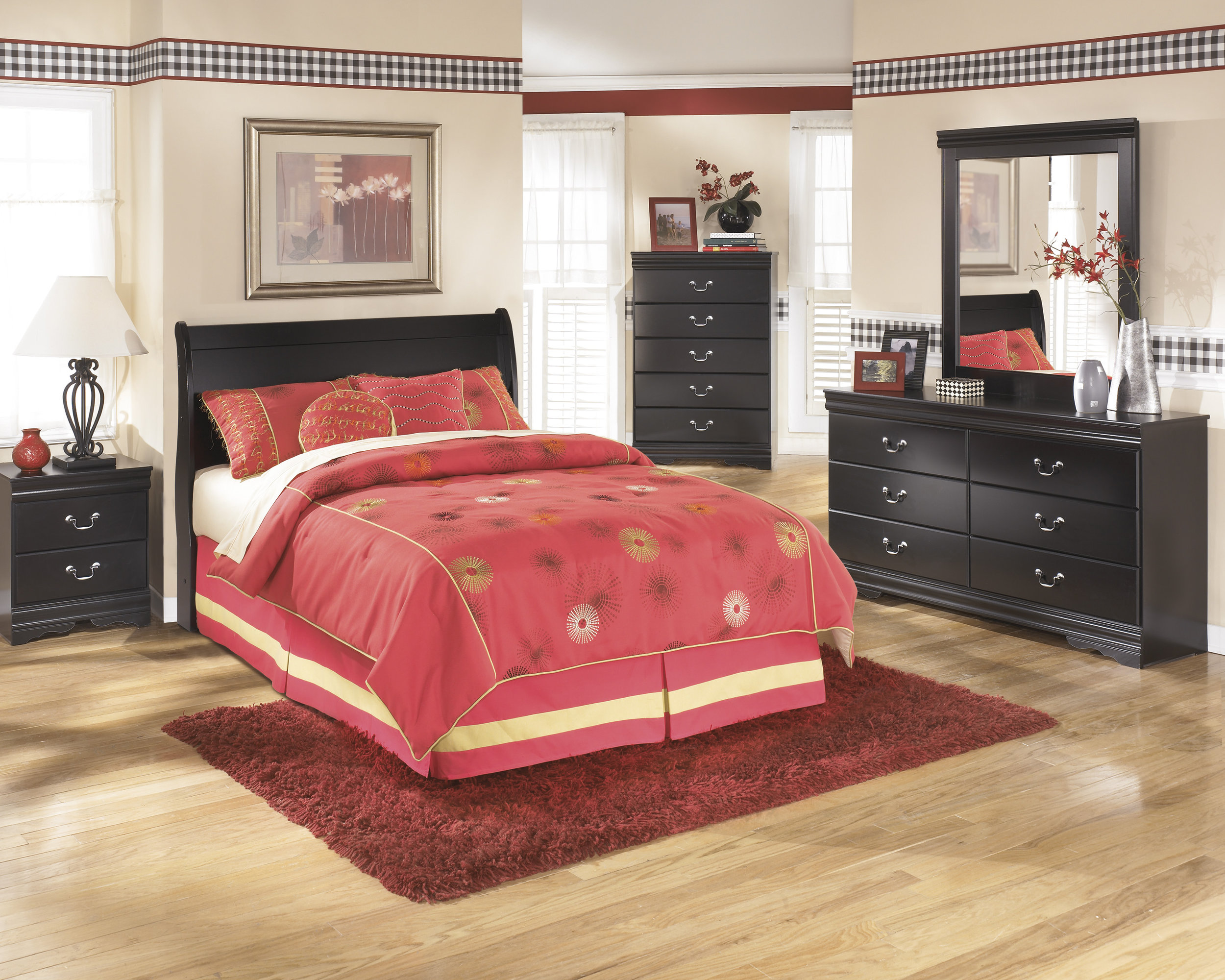 Huey Vineyard Wood Sleigh Bedroom Set