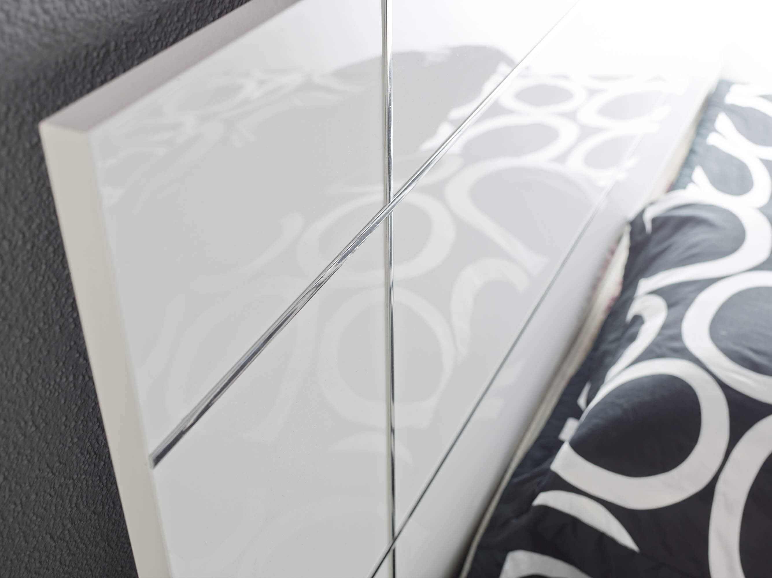 Icon Queen Size Bed