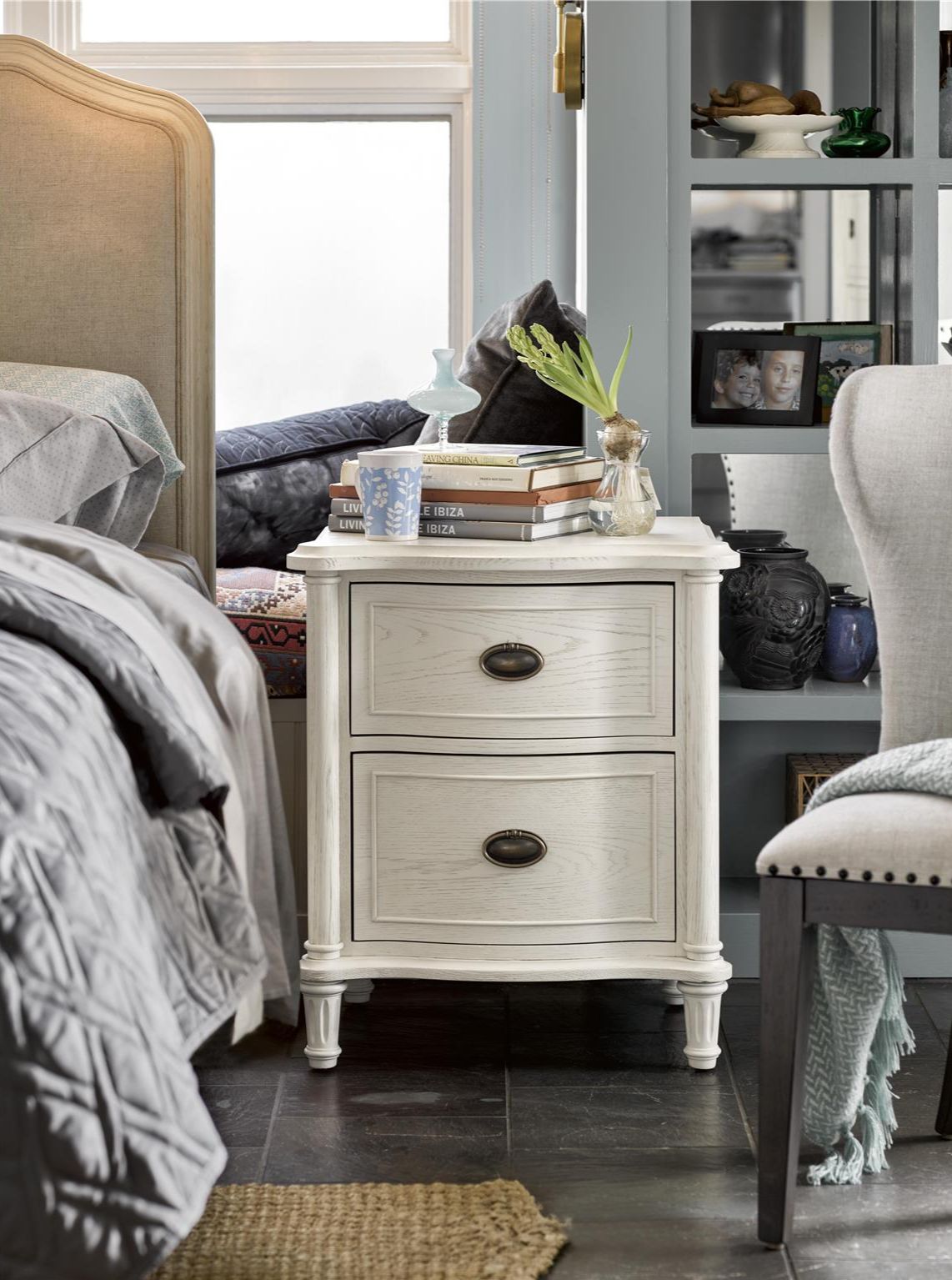 Amity Wood Nightstand w/2 Drawers
