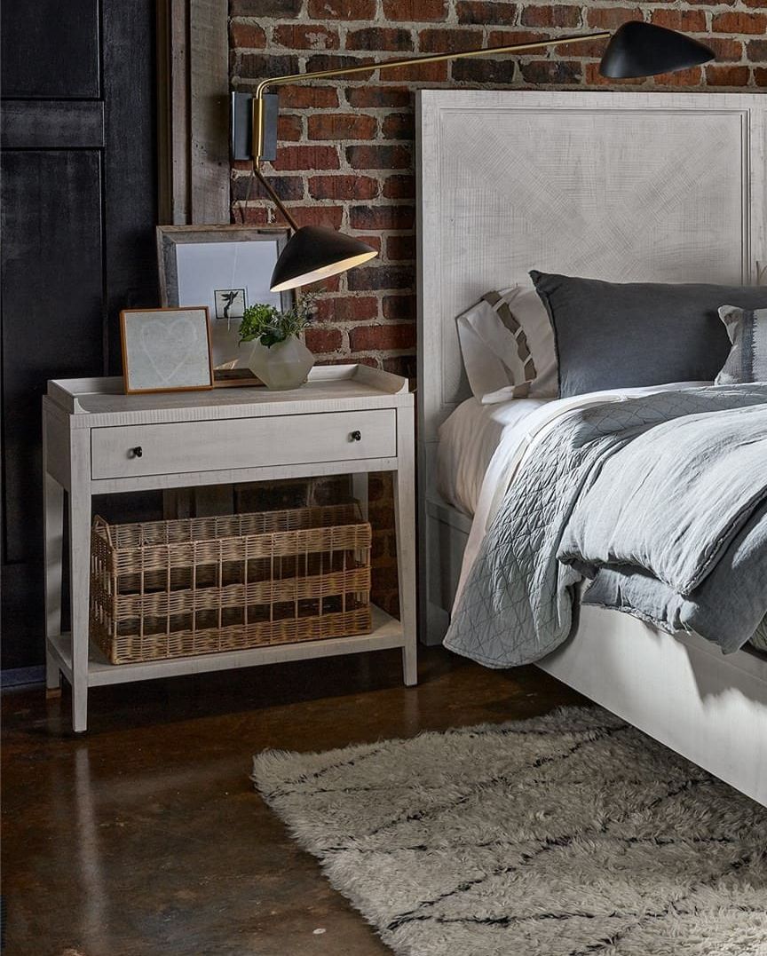 Modern Farmhouse Ames Rustic Oak Panel Bedroom Set