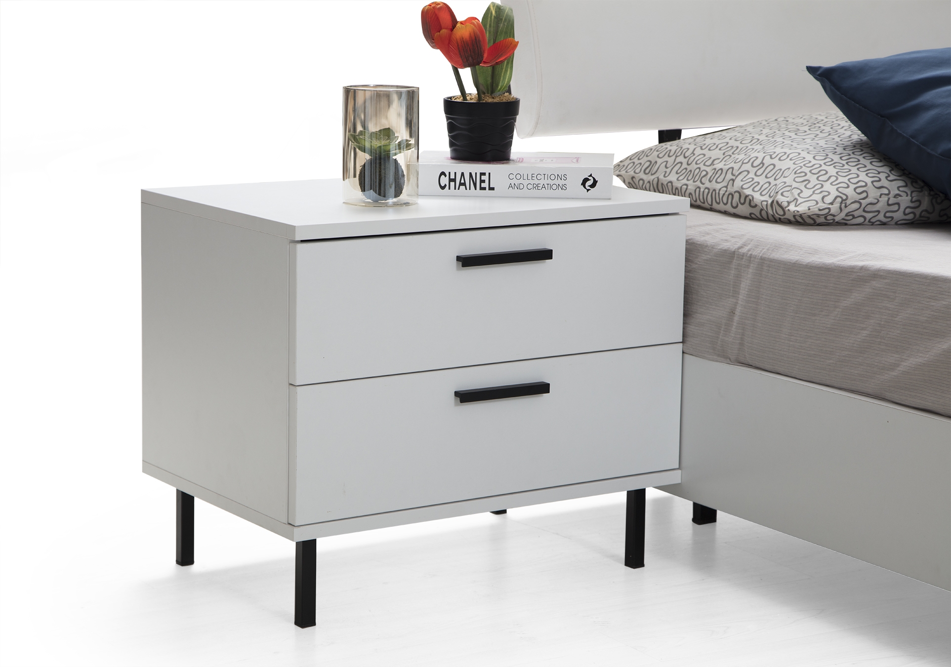 Lyon Faux Leather Tufted Platform Bedroom Set
