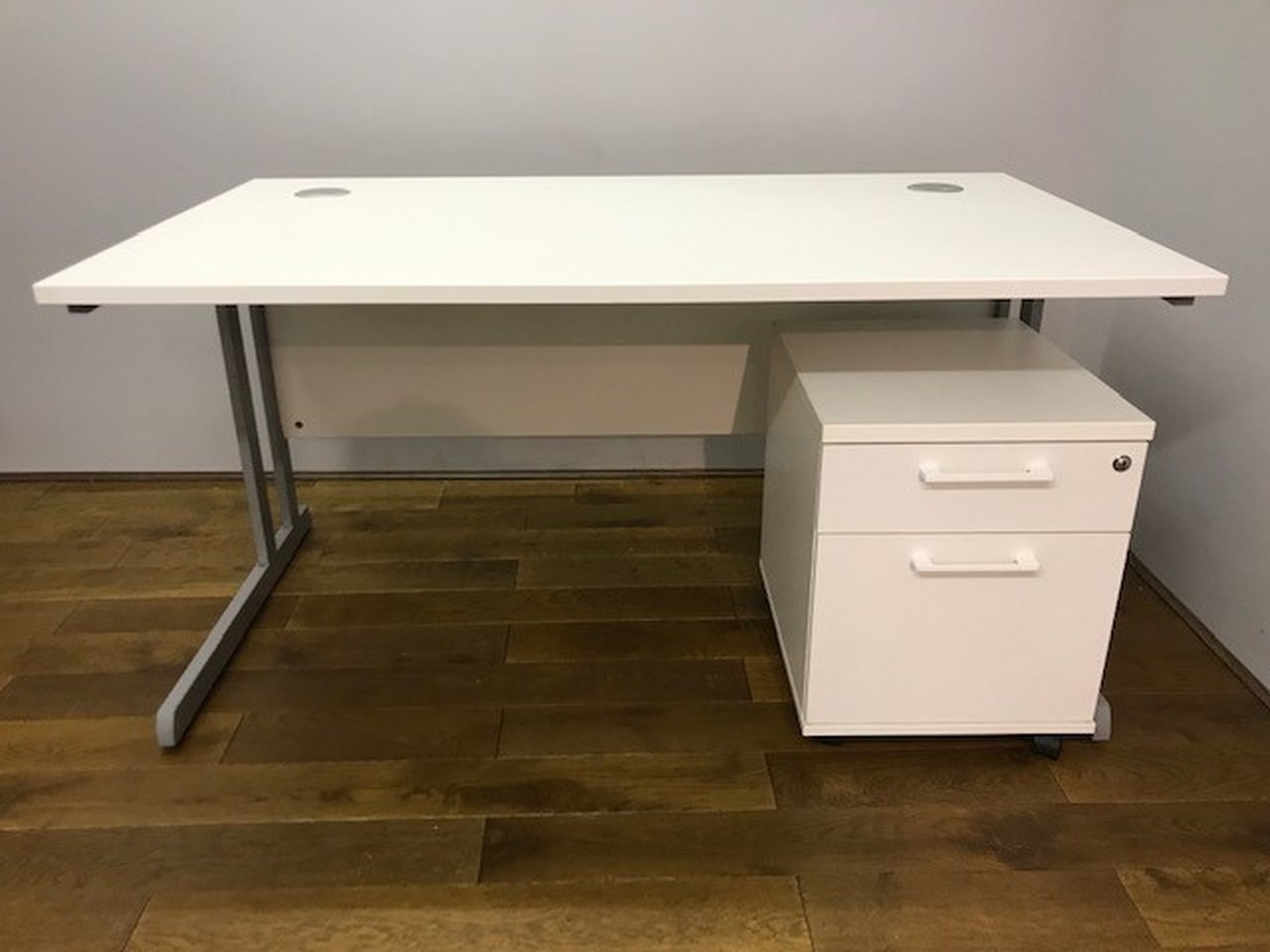 Optima C 47.2" Cantilever Office Desk