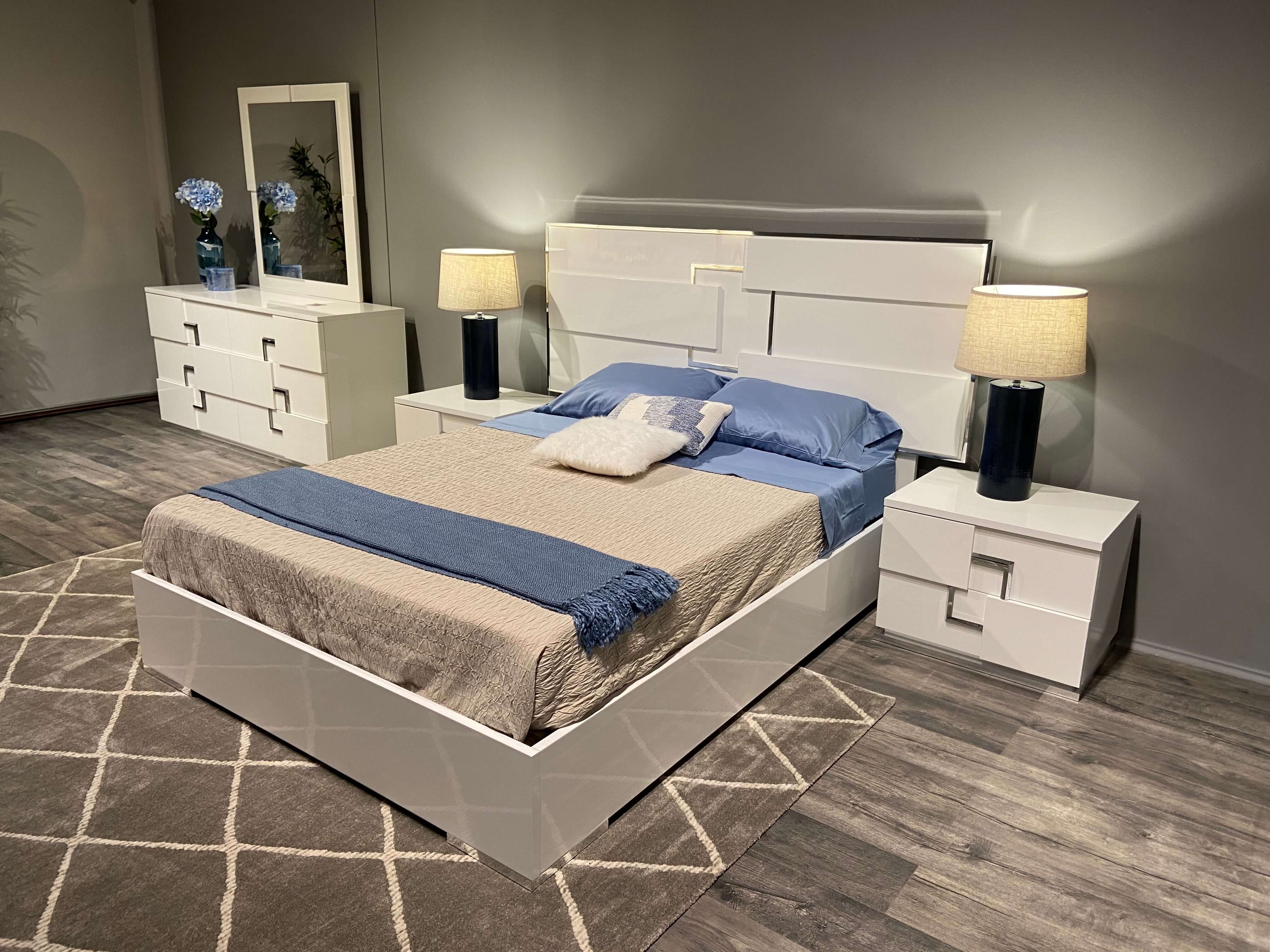 Infinity Premium Wood Veneer Queen Size Bed