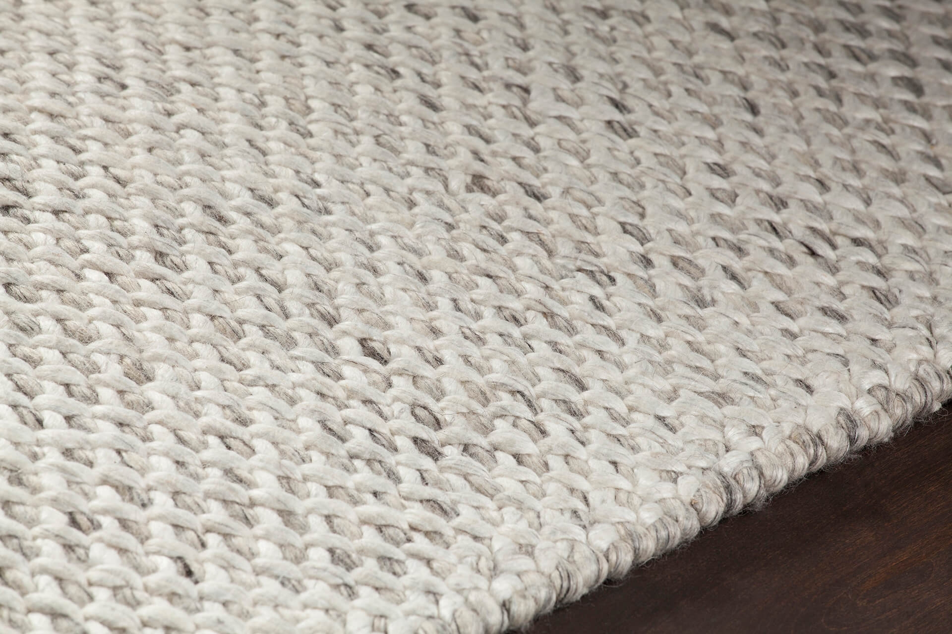 Ira Wool/Viscose Rectangular Hand-woven Rug, 5' x 7'6"