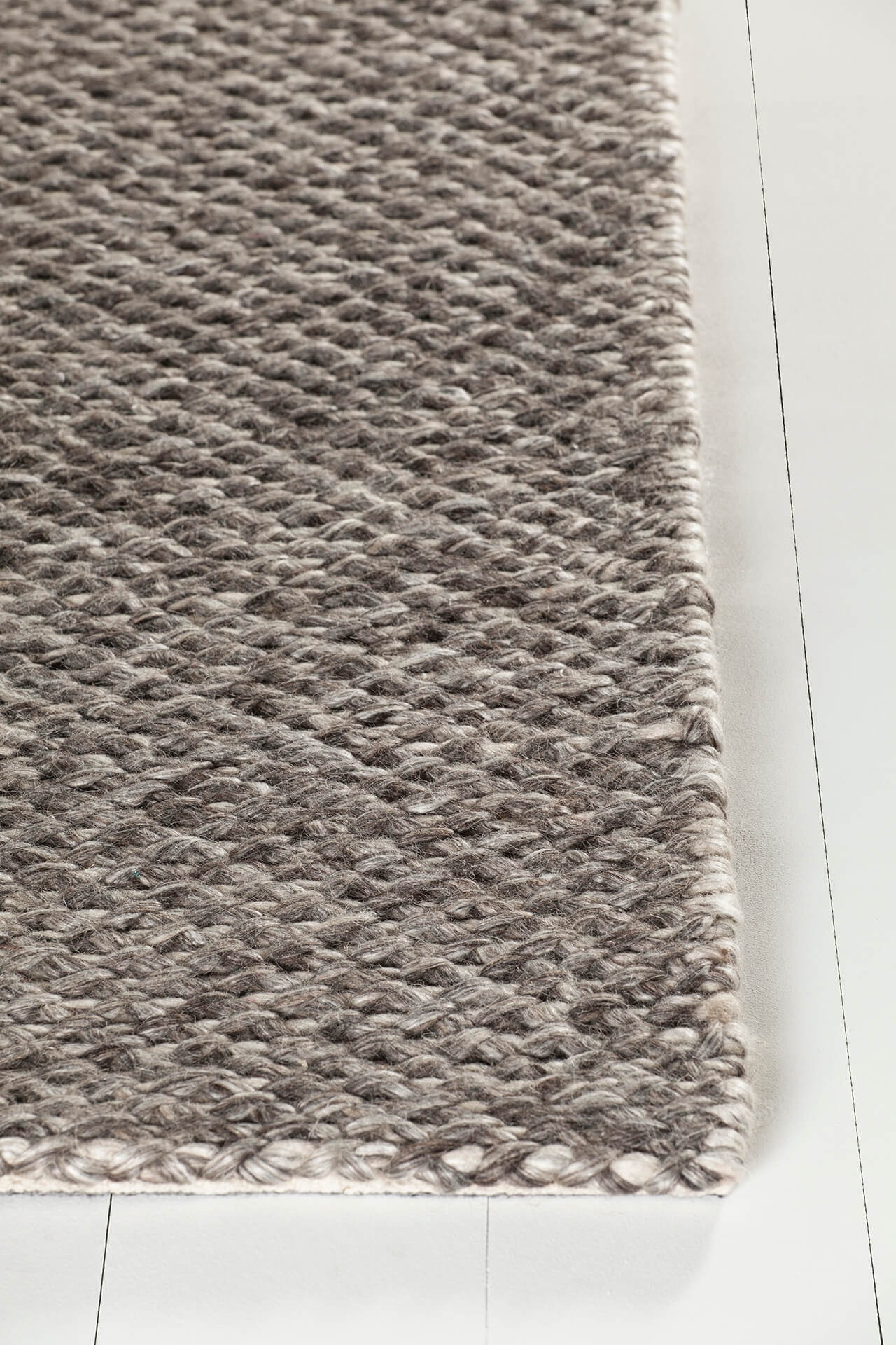 Ira Wool/Viscose Rectangular Hand-woven Rug, 5' x 7'6"