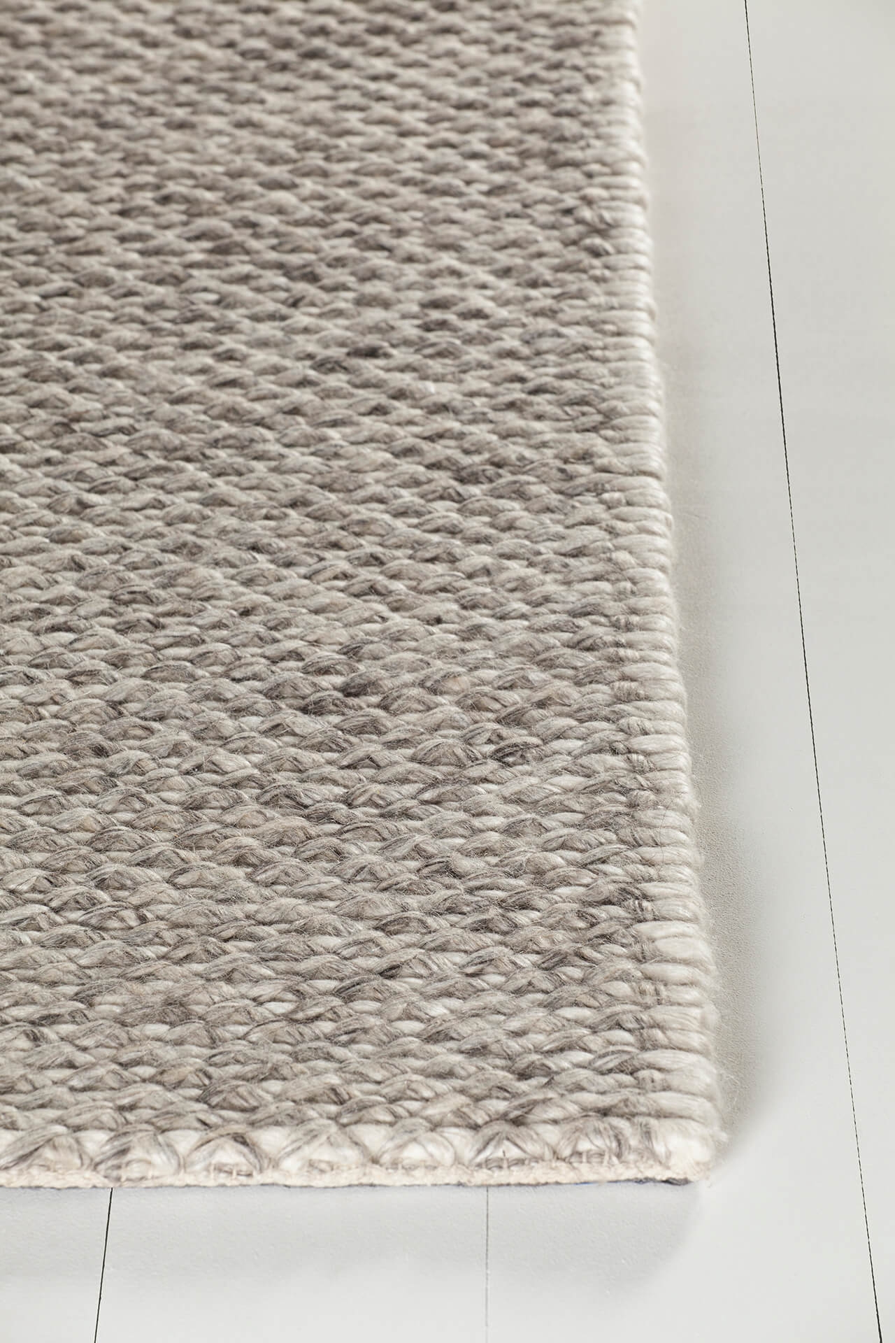 Ira Wool/Viscose Rectangular Hand-woven Rug, 5' x 7'6"