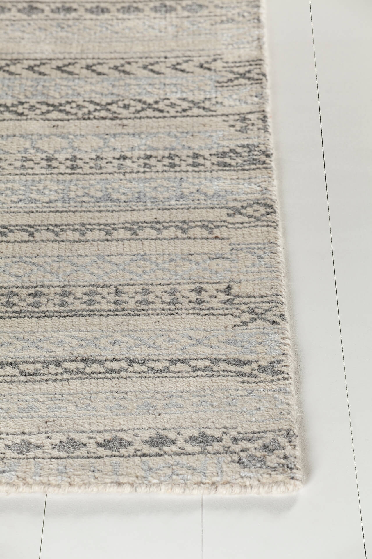 Isla Wool Rectangular Hand-knotted Rug, 7'9" x 10'6"
