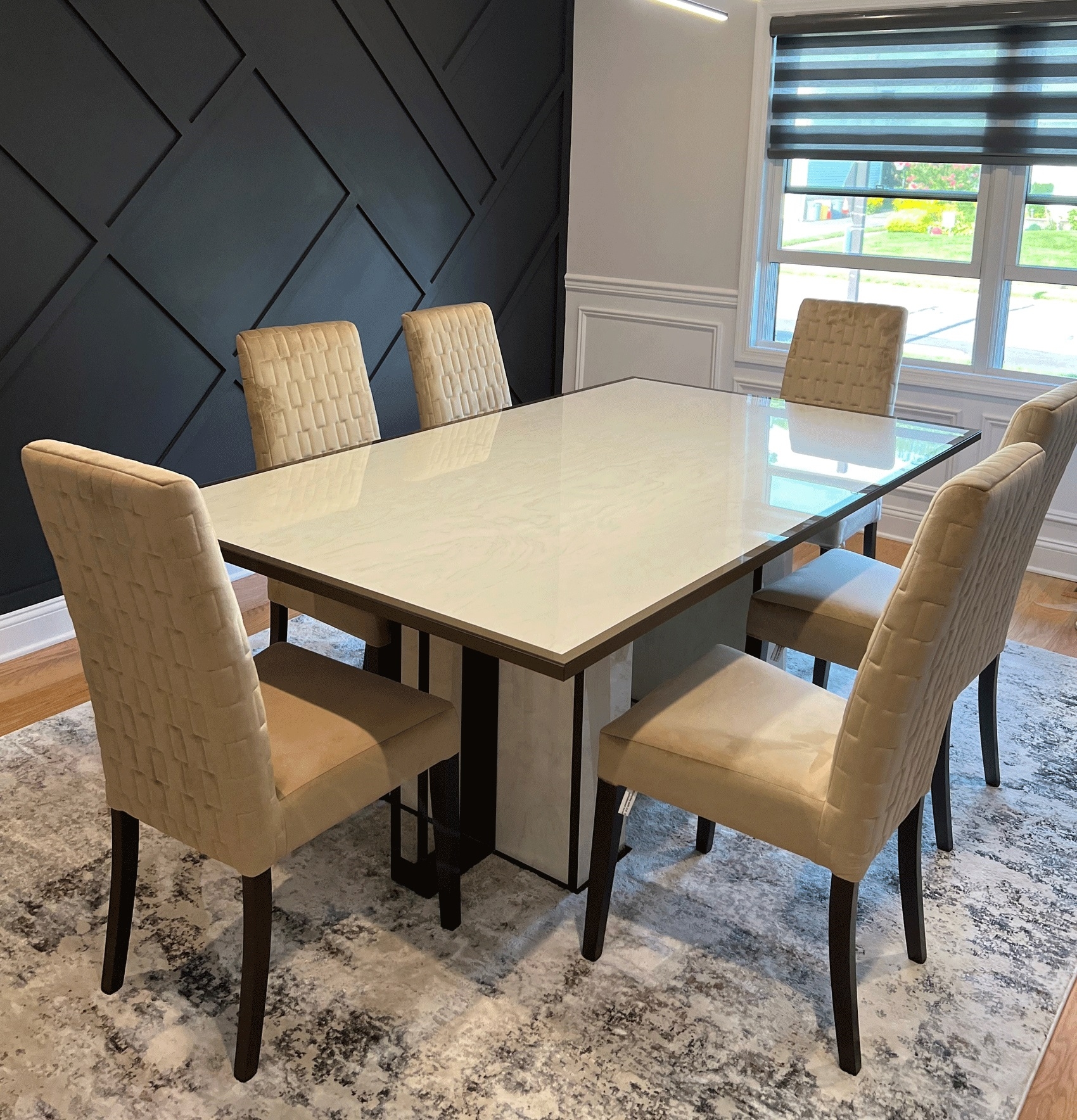 Poesia Wood Veneer Extendable Dining Room Set
