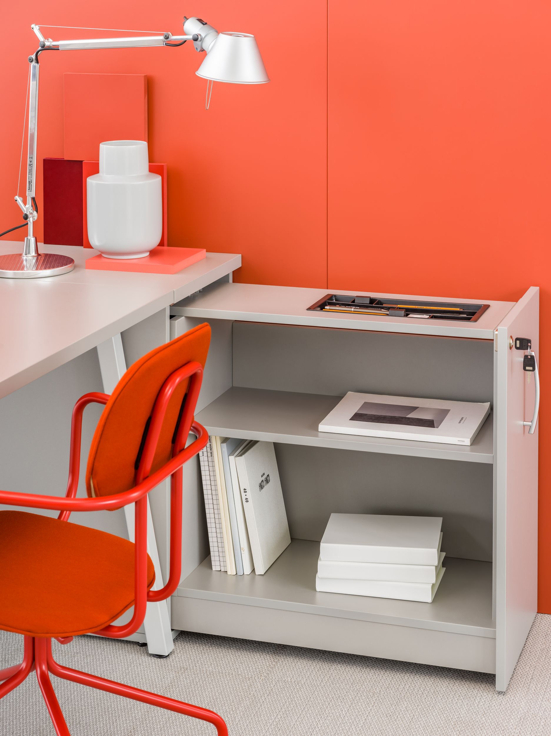 Standard KCN81P Cargo Pedestal w/Handle, Right by MDD Office Furniture