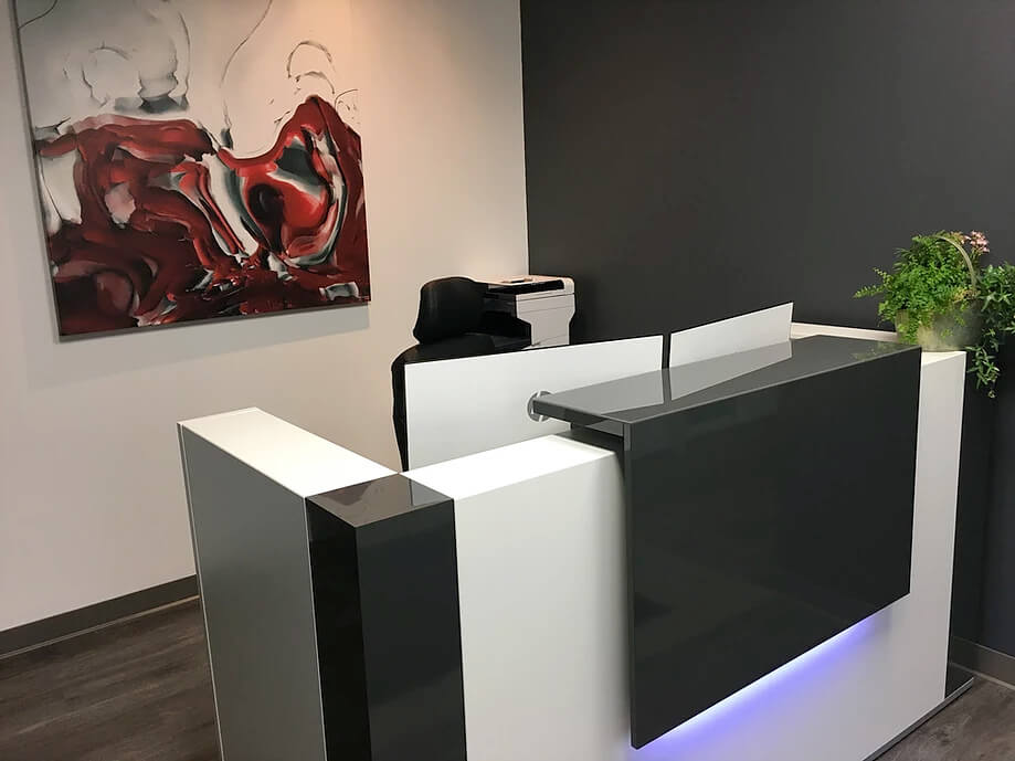 Tera Customizable Reception Desk