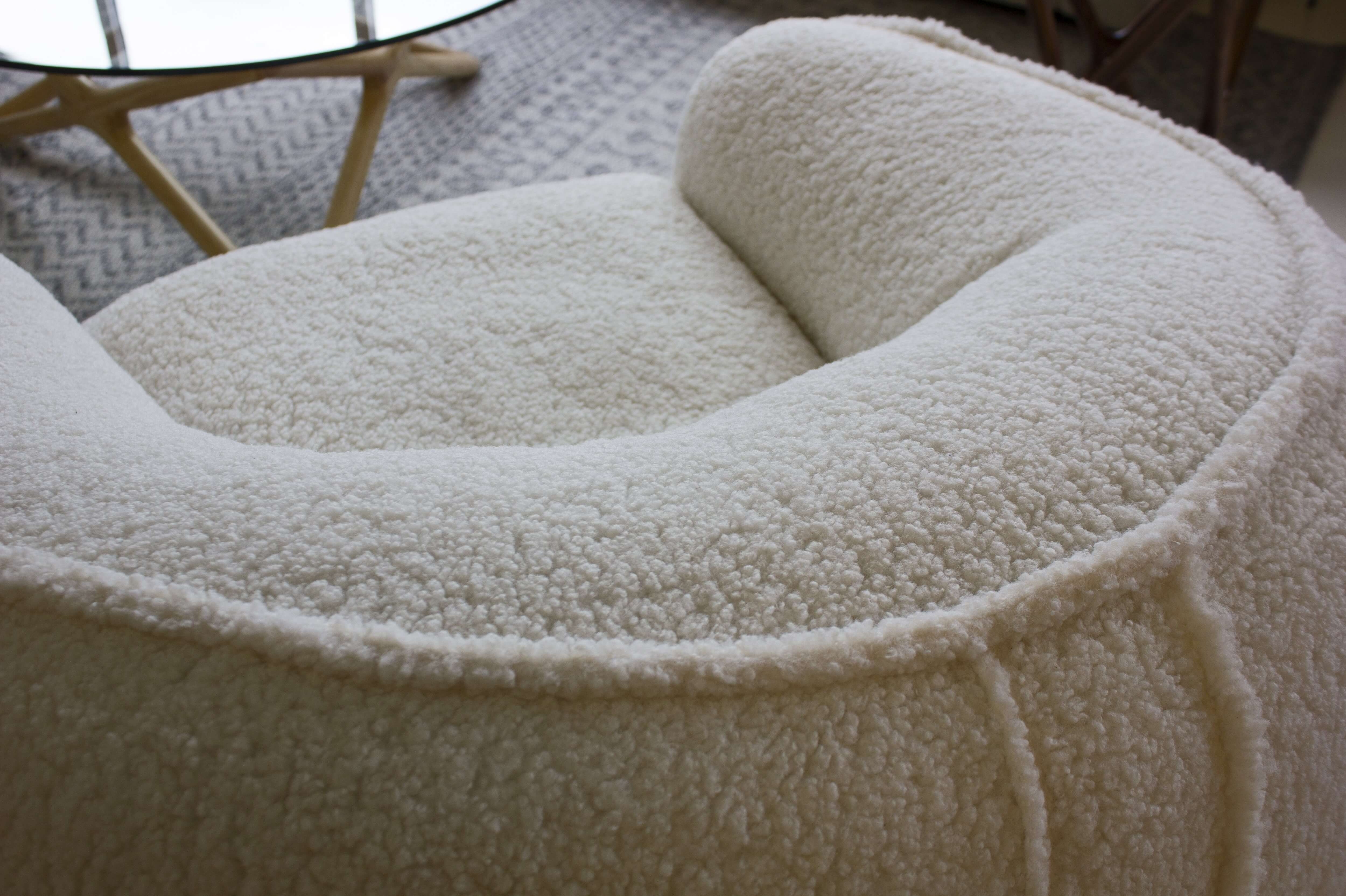 Duffy Fabric Lounge Chair w/Swivel Base
