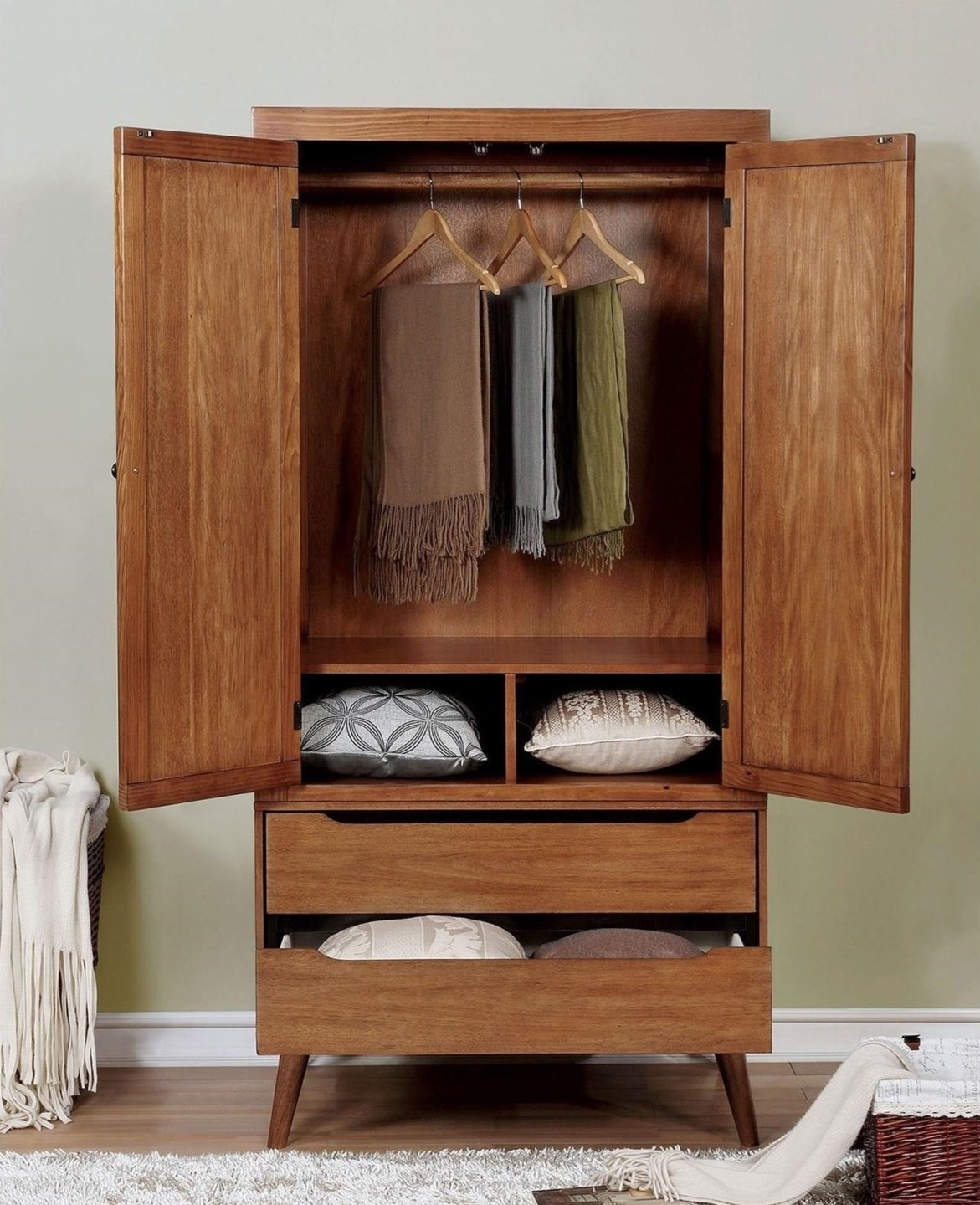 Lennart Wood Panel Bedroom Set