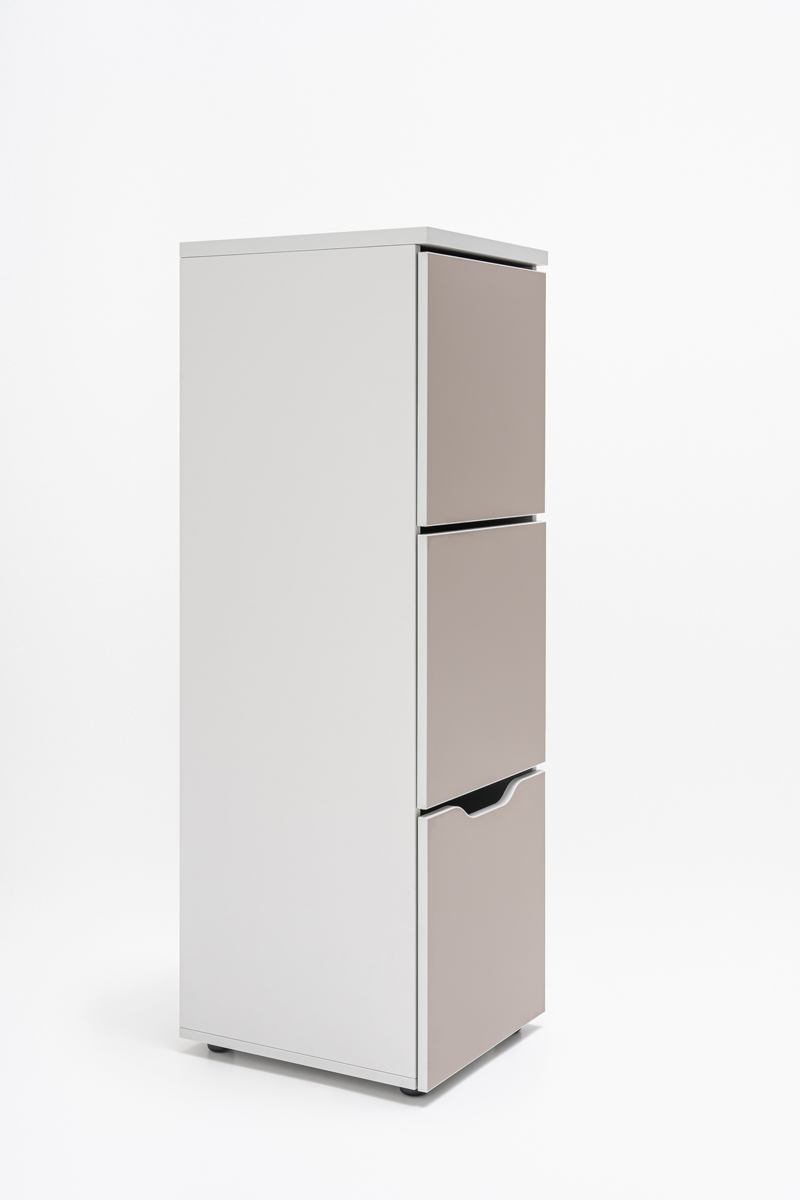 Standard Office Locker Storage Cabinet w/3 Lockable Doors & Enlarged Lockers