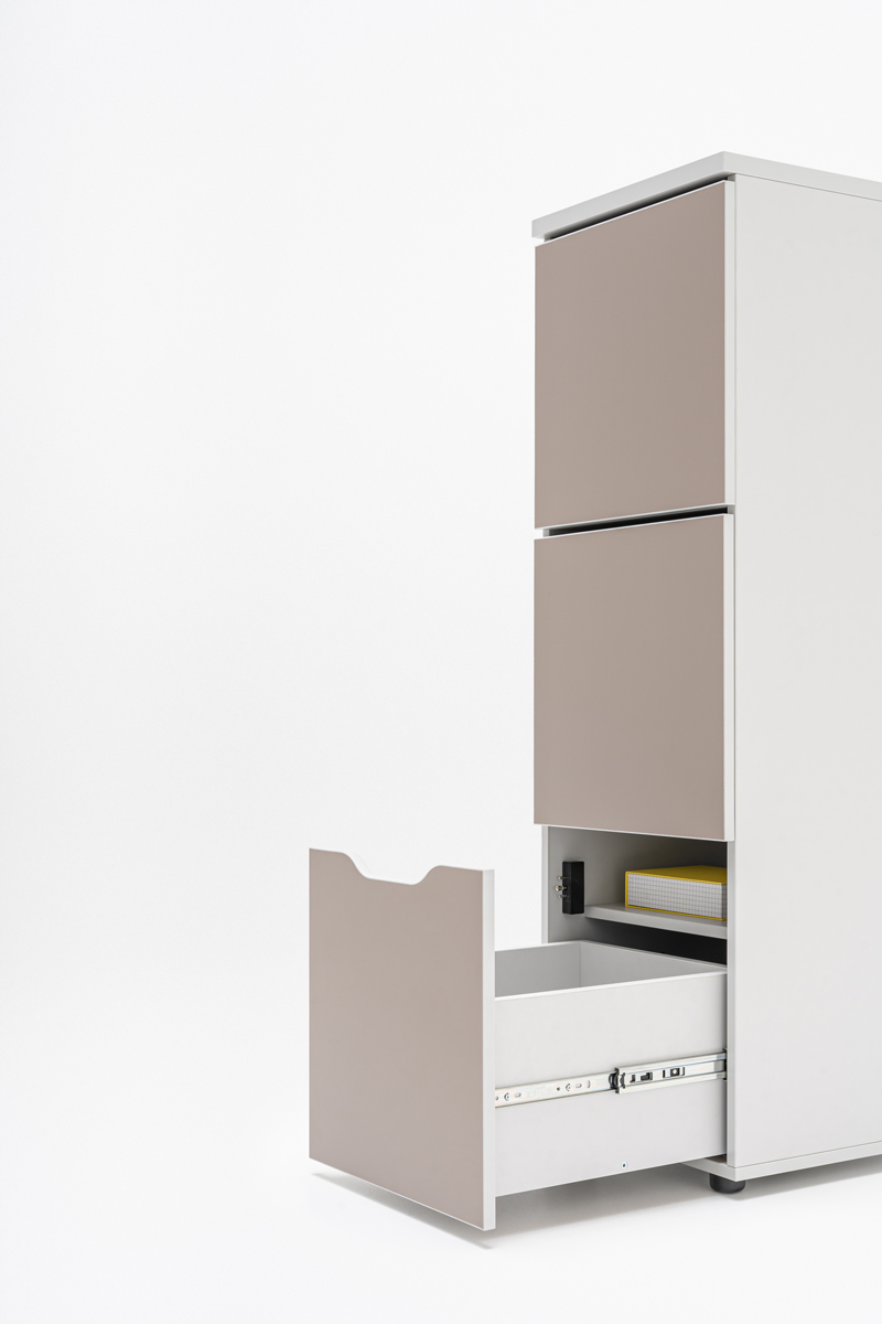 Standard Office Locker Storage Cabinet w/3 Lockable Doors & Enlarged Lockers