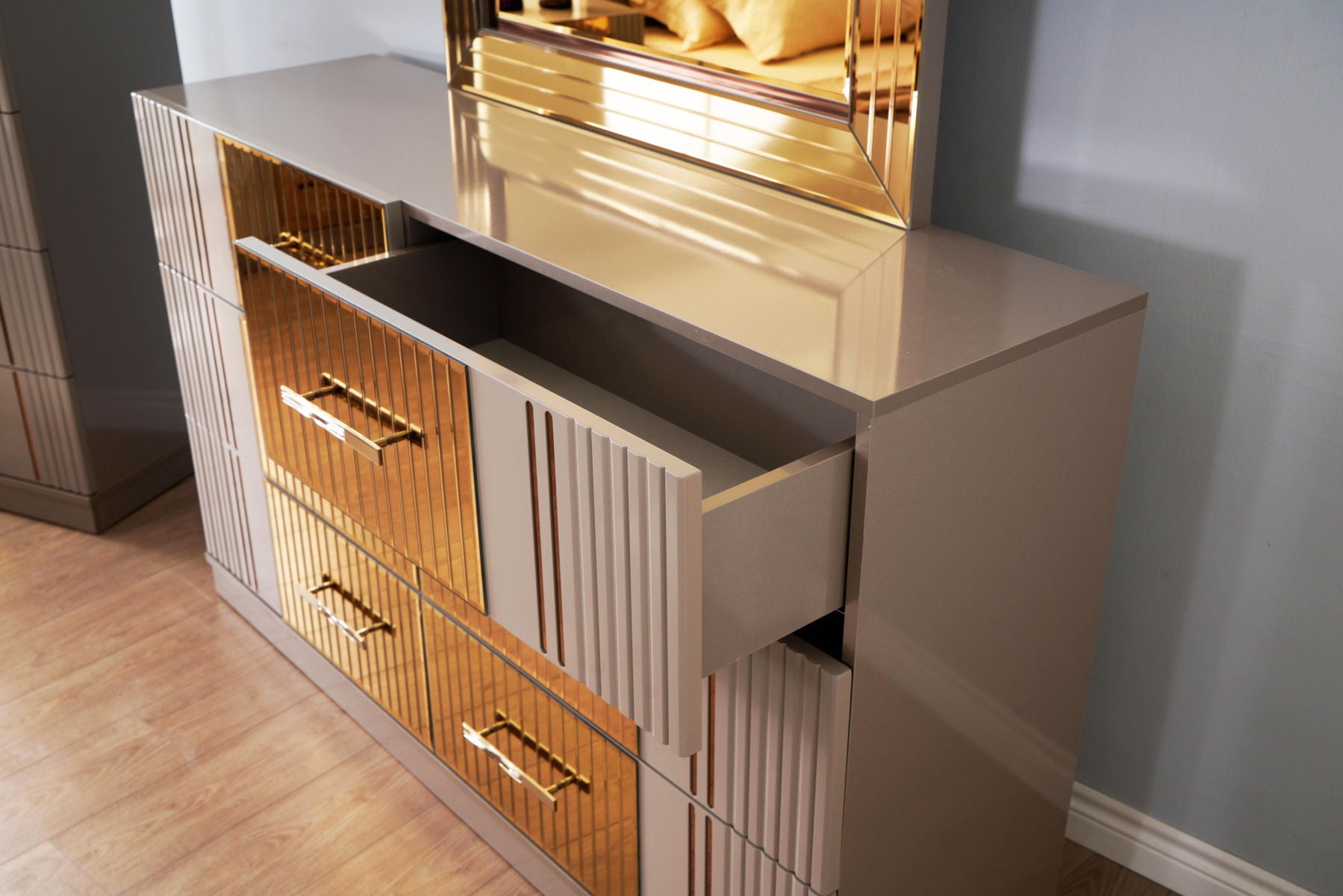 Lorenzo 6-Drawer Wood Veneer Dresser