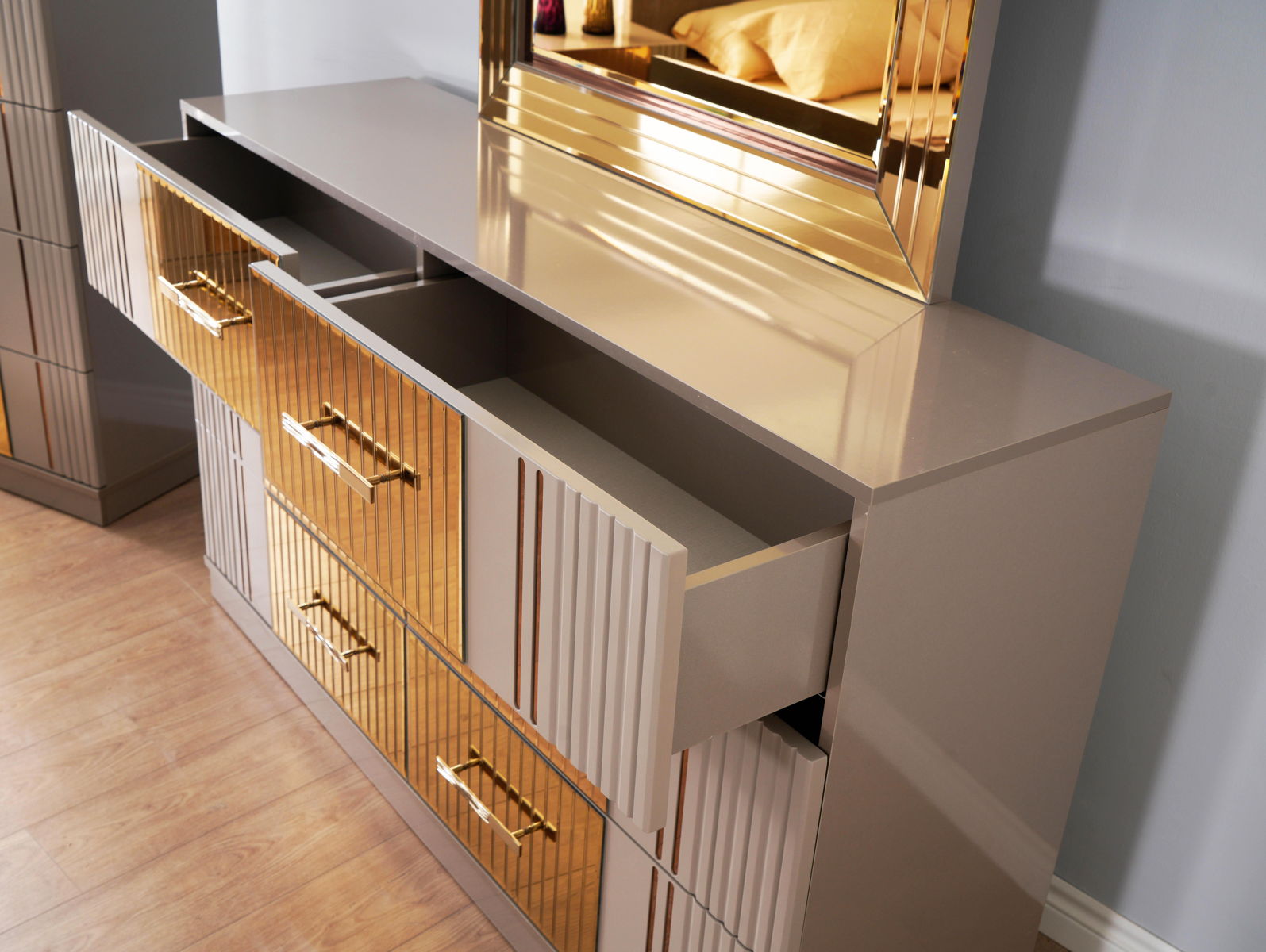 Lorenzo 6-Drawer Wood Veneer Dresser