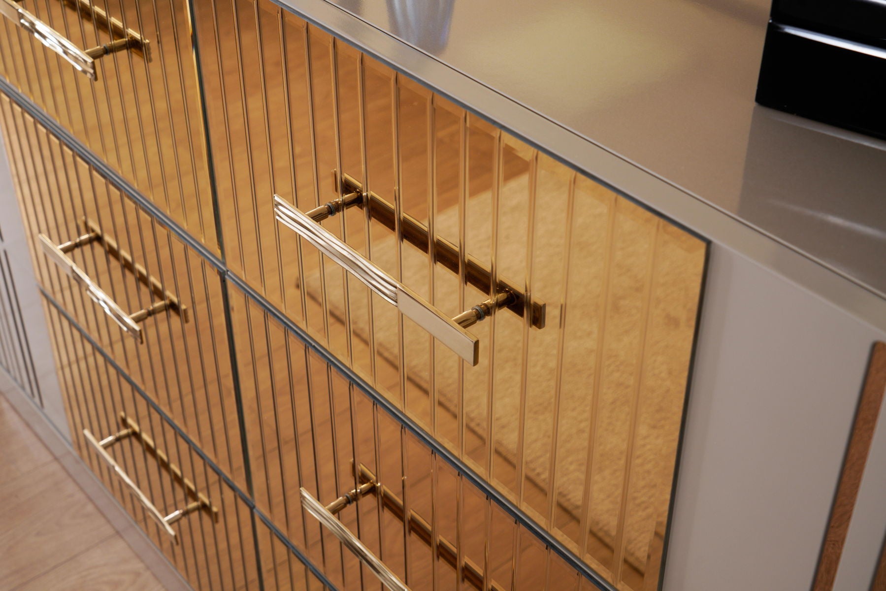 Lorenzo 6-Drawer Wood Veneer Dresser
