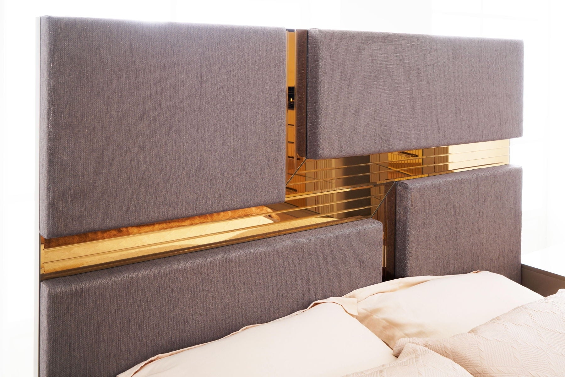 Lorenzo Fabric/Wood Regular Bedroom Set