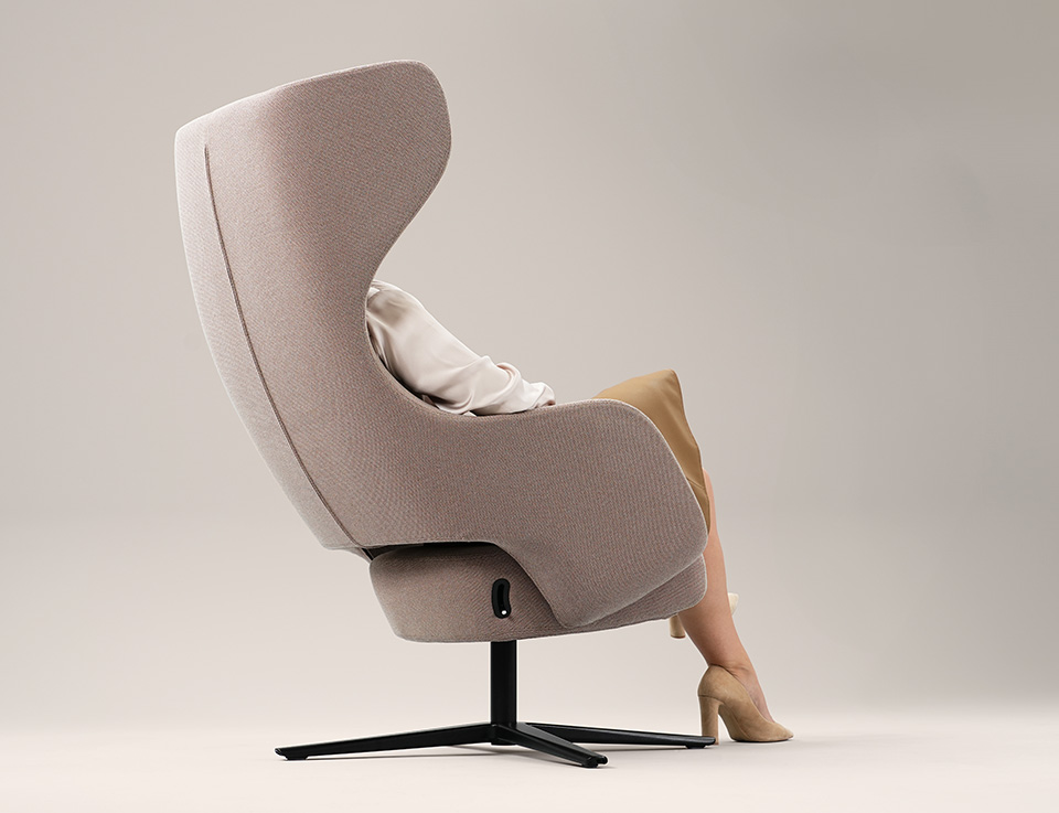Sandie High-Back Swivel Adjustable Lounge Chair