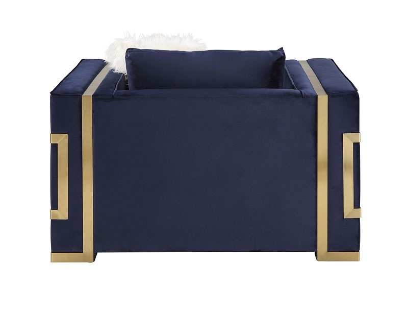 Virrux Velvet Chair w/Pillows