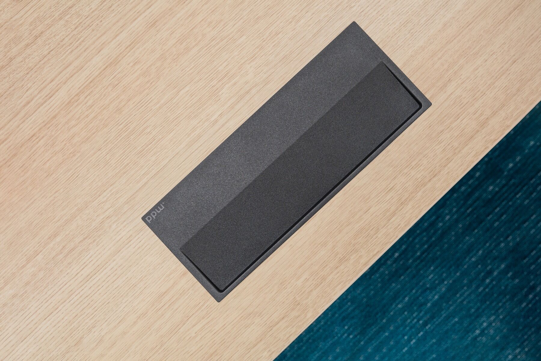 Viga desk height adjustment by MDD in black