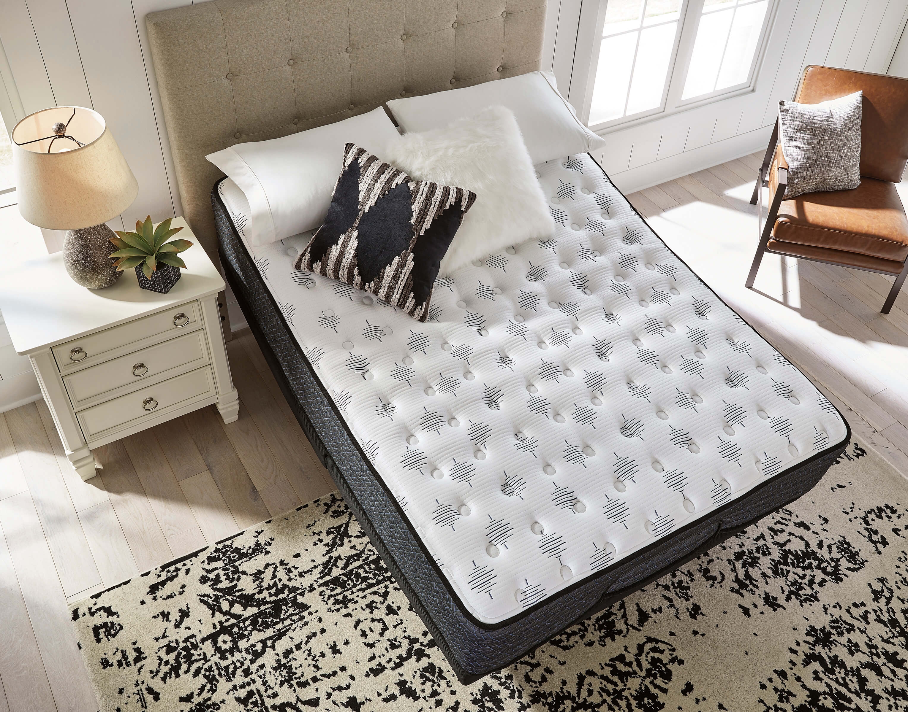 14" Ultra Luxury Firm Tight Top Memory Foam Mattress, Queen Size