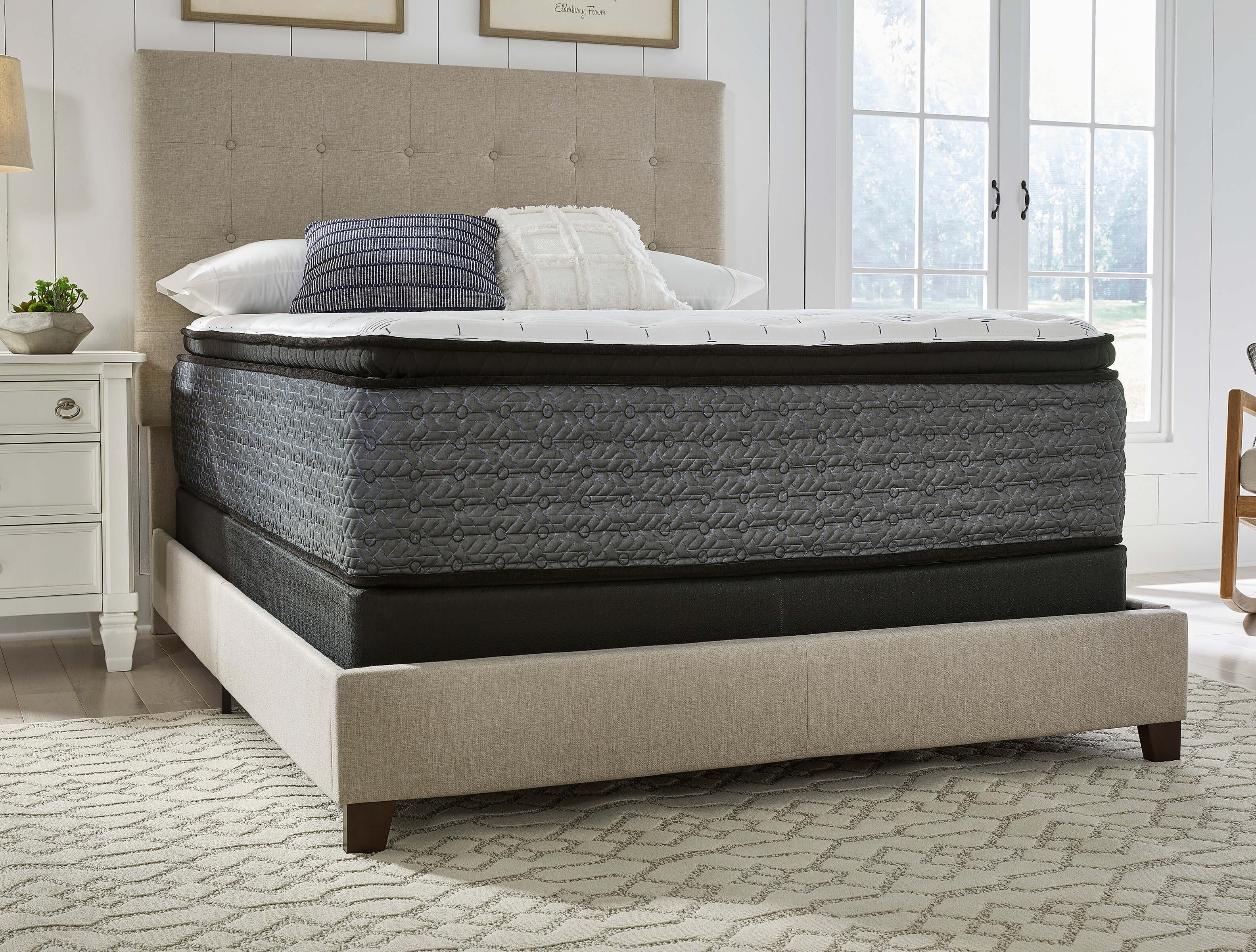17" Ultra Luxury PT Latex Mattress, California King Size