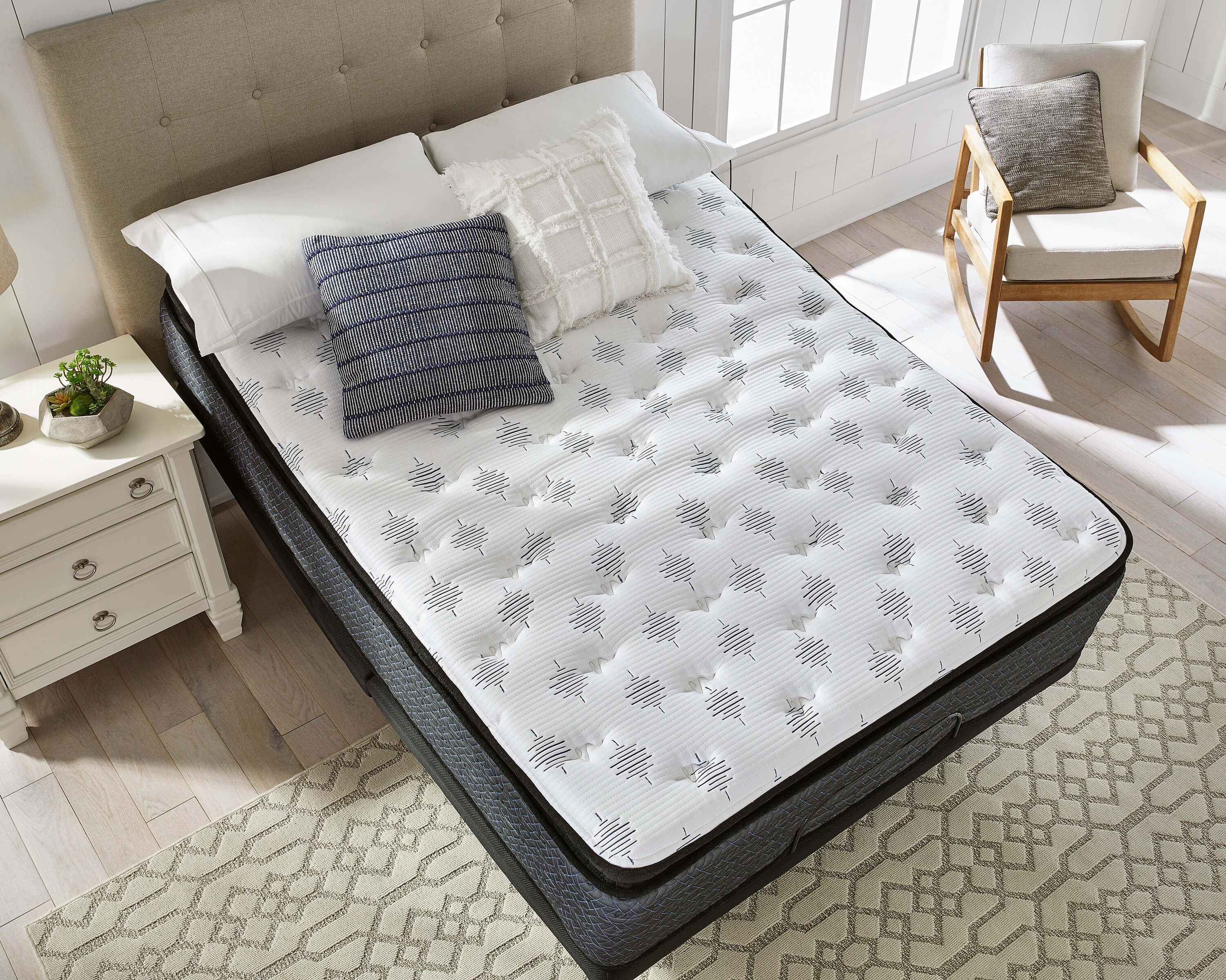 17" Ultra Luxury PT Latex Mattress, King Size