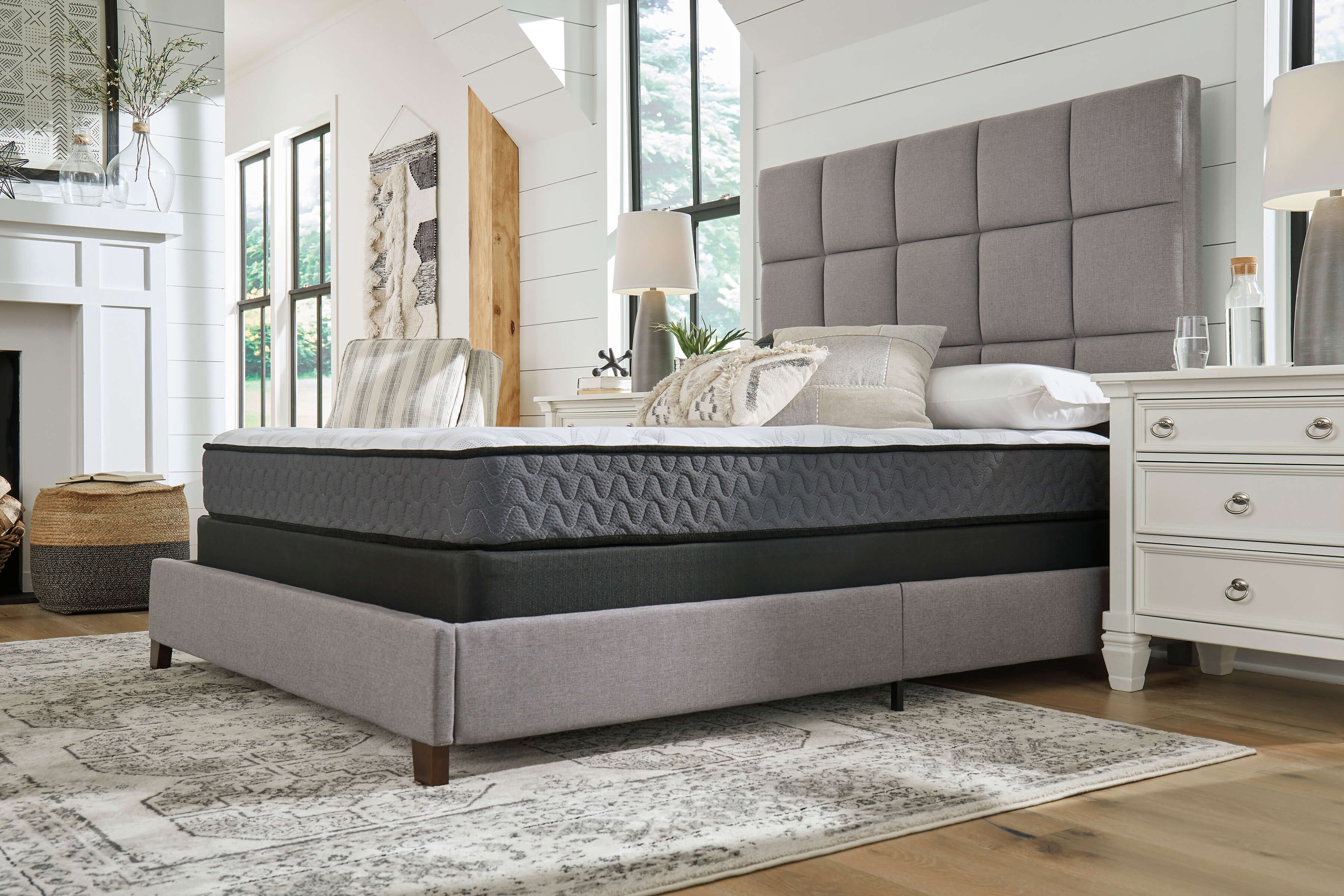 8" Bonnell Hybrid Mattress, Queen Size