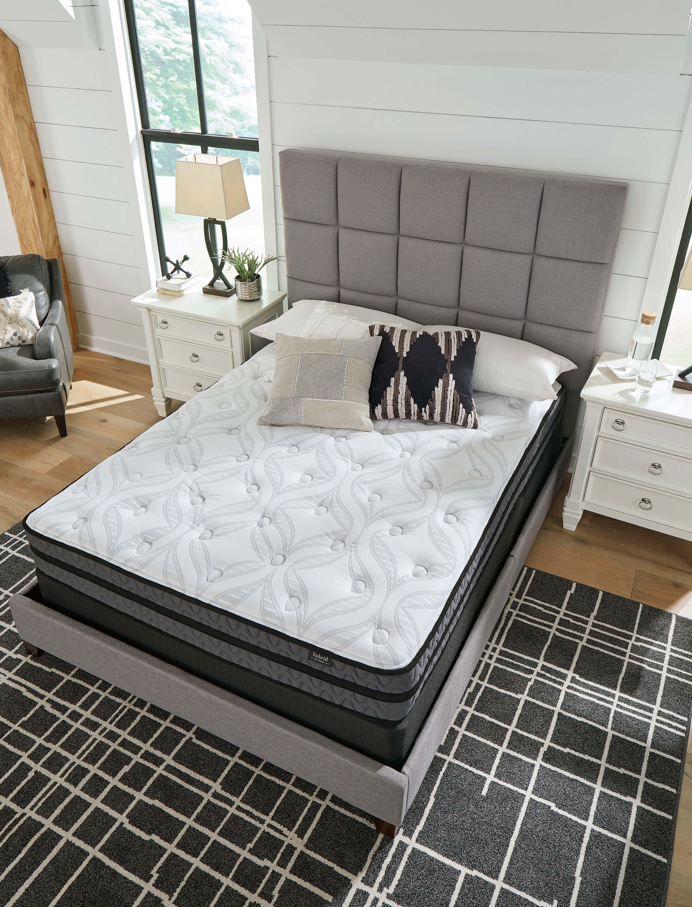 10" Pocketed Hybrid Memory Foam Mattress