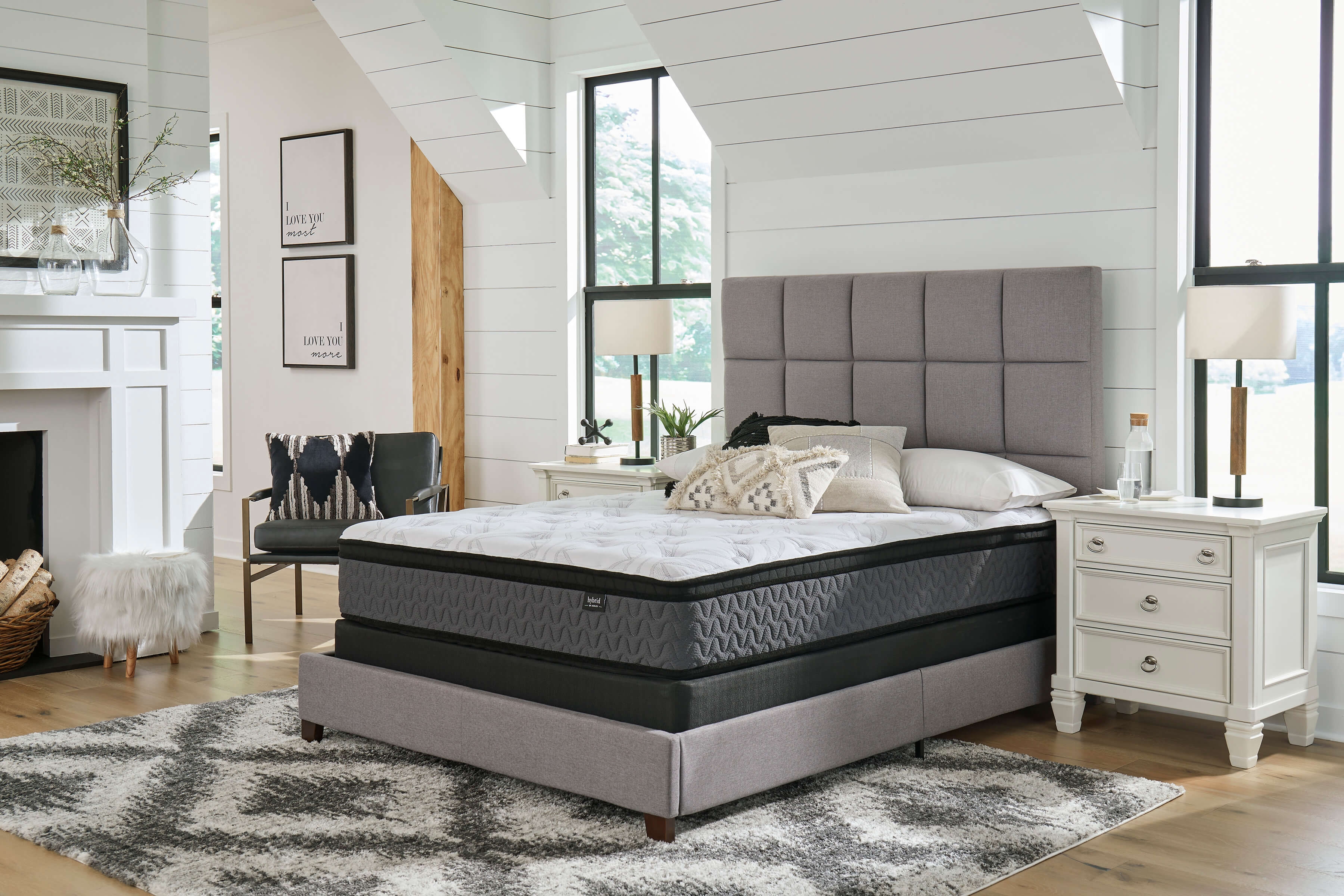 12" Pocketed Hybrid Memory Foam Mattress, Queen Size