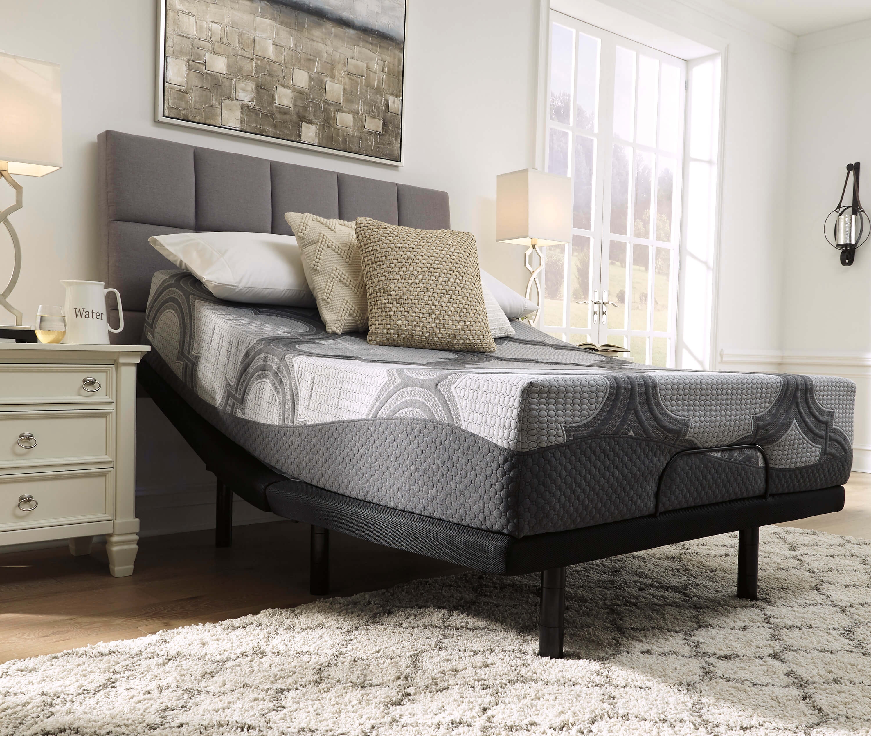 12" Ashley Hybrid Memory Foam Mattress, Queen Size