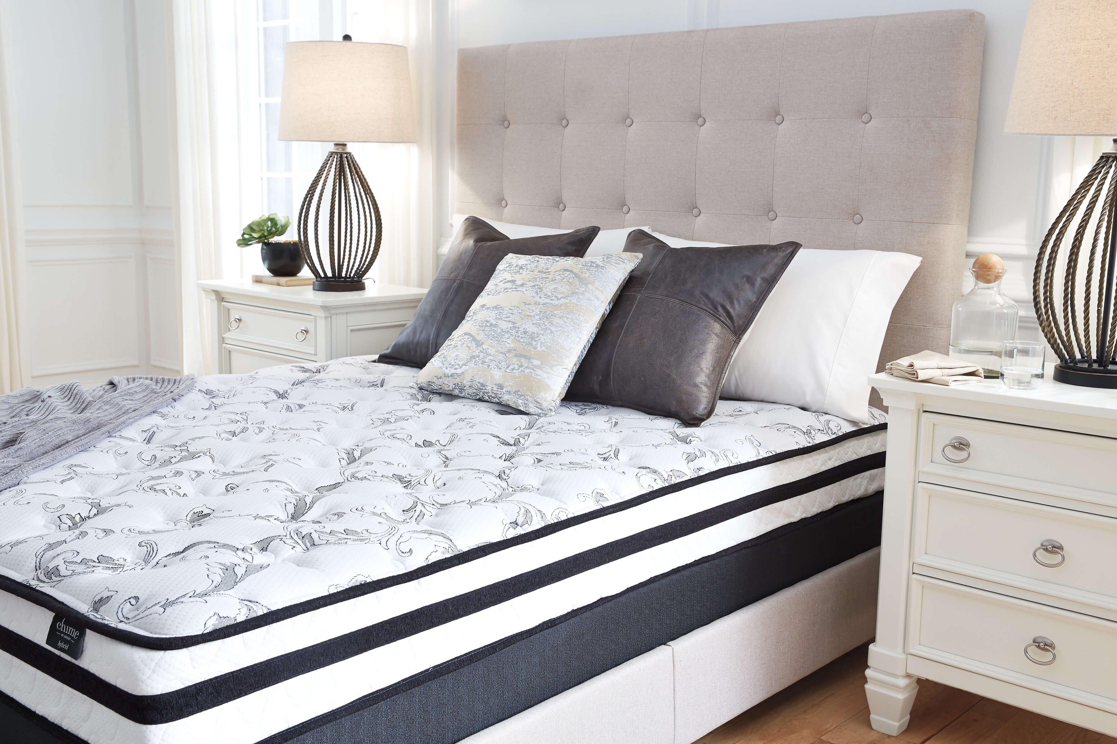 8" Chime Innerspring Mattress, Queen Size