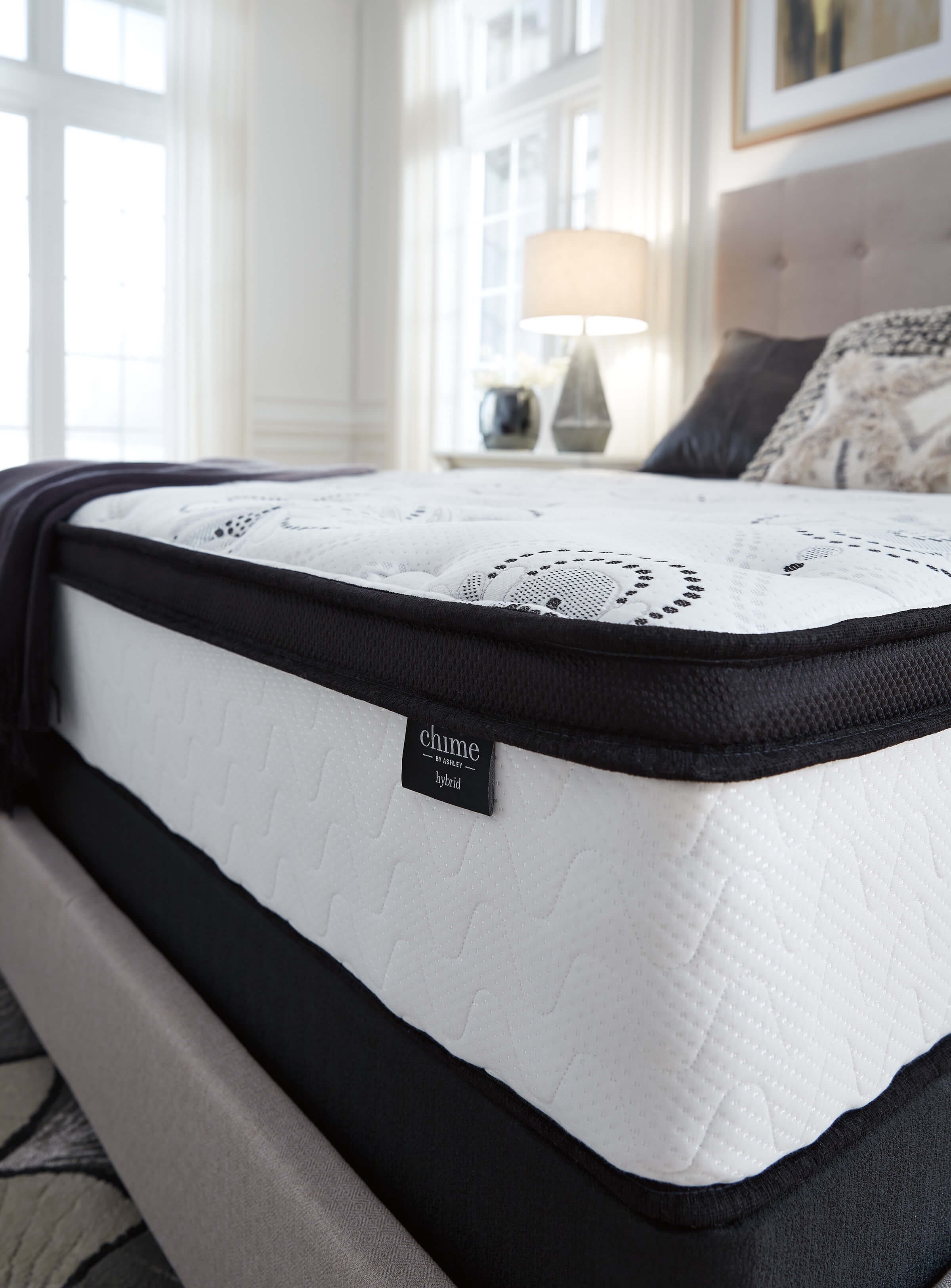12" Chime Hybrid Memory Foam Mattress, Queen Size