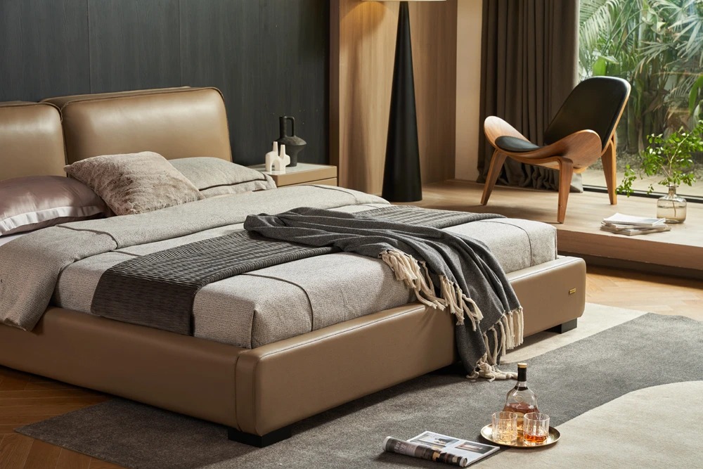 Mason Leather/Faux Leather Platform Bedroom Set
